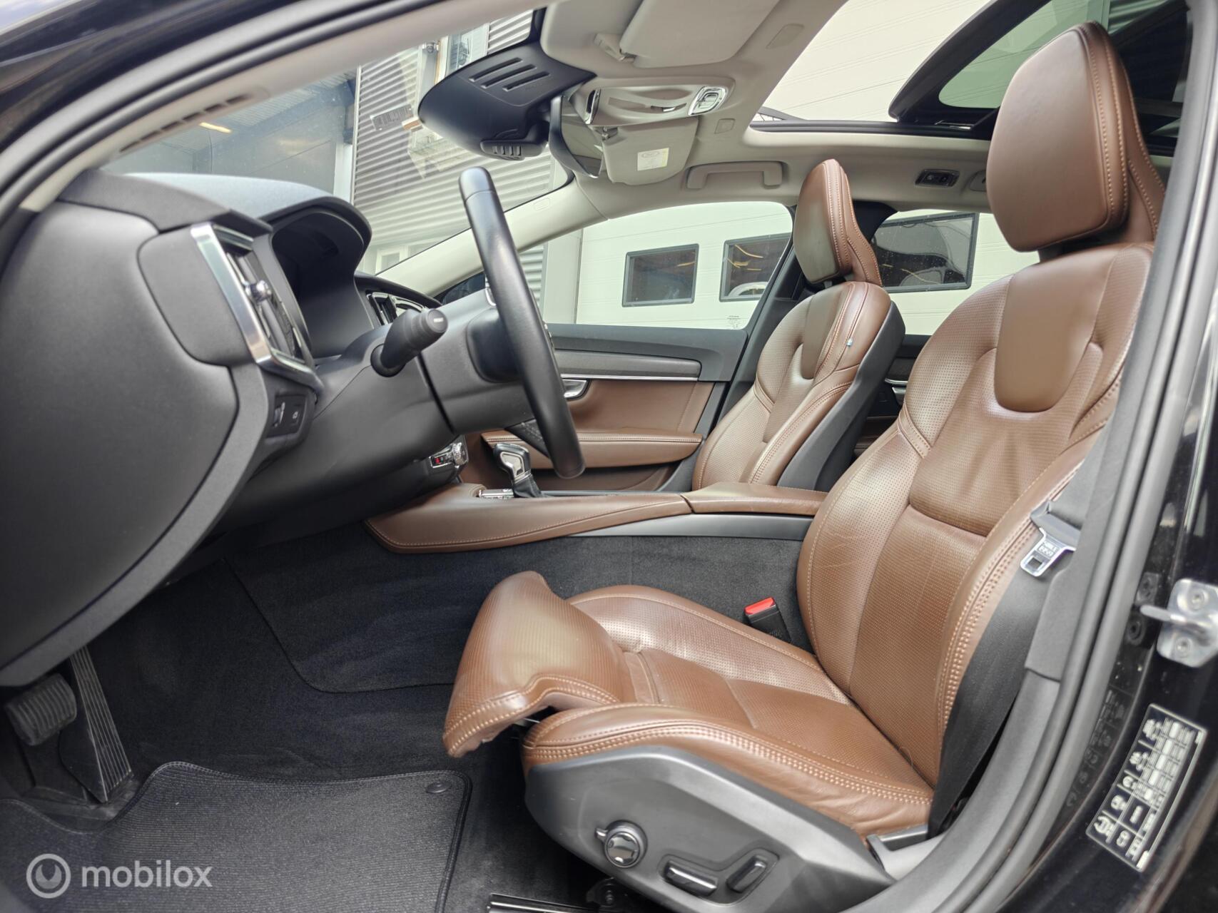 Foto van Volvo V90 Cross Country