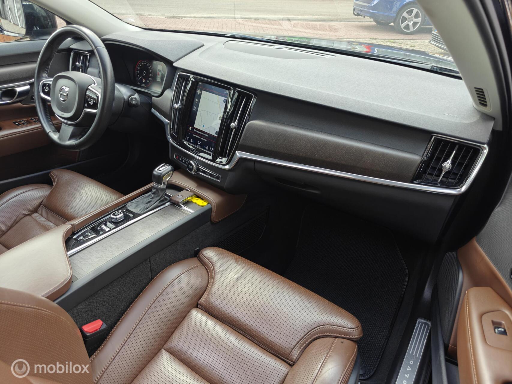 Foto van Volvo V90 Cross Country