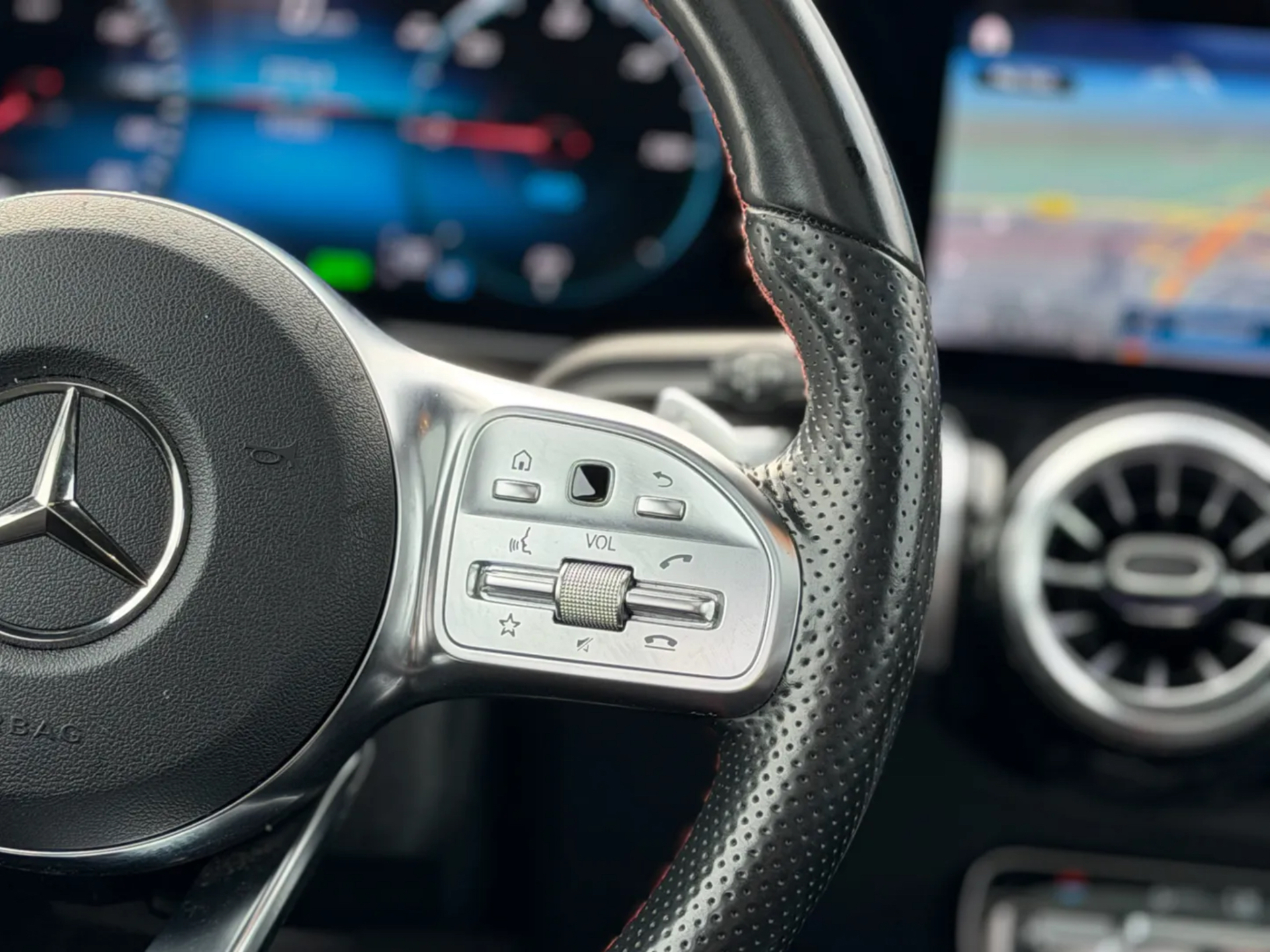 Foto van Mercedes-Benz Eqb 250