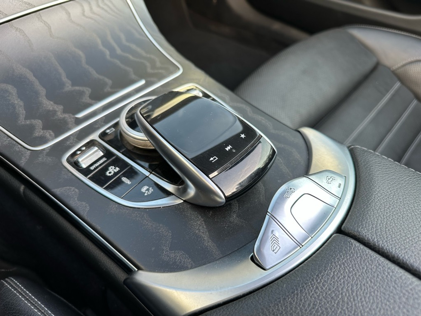 Foto van Mercedes-Benz AMG C 43
