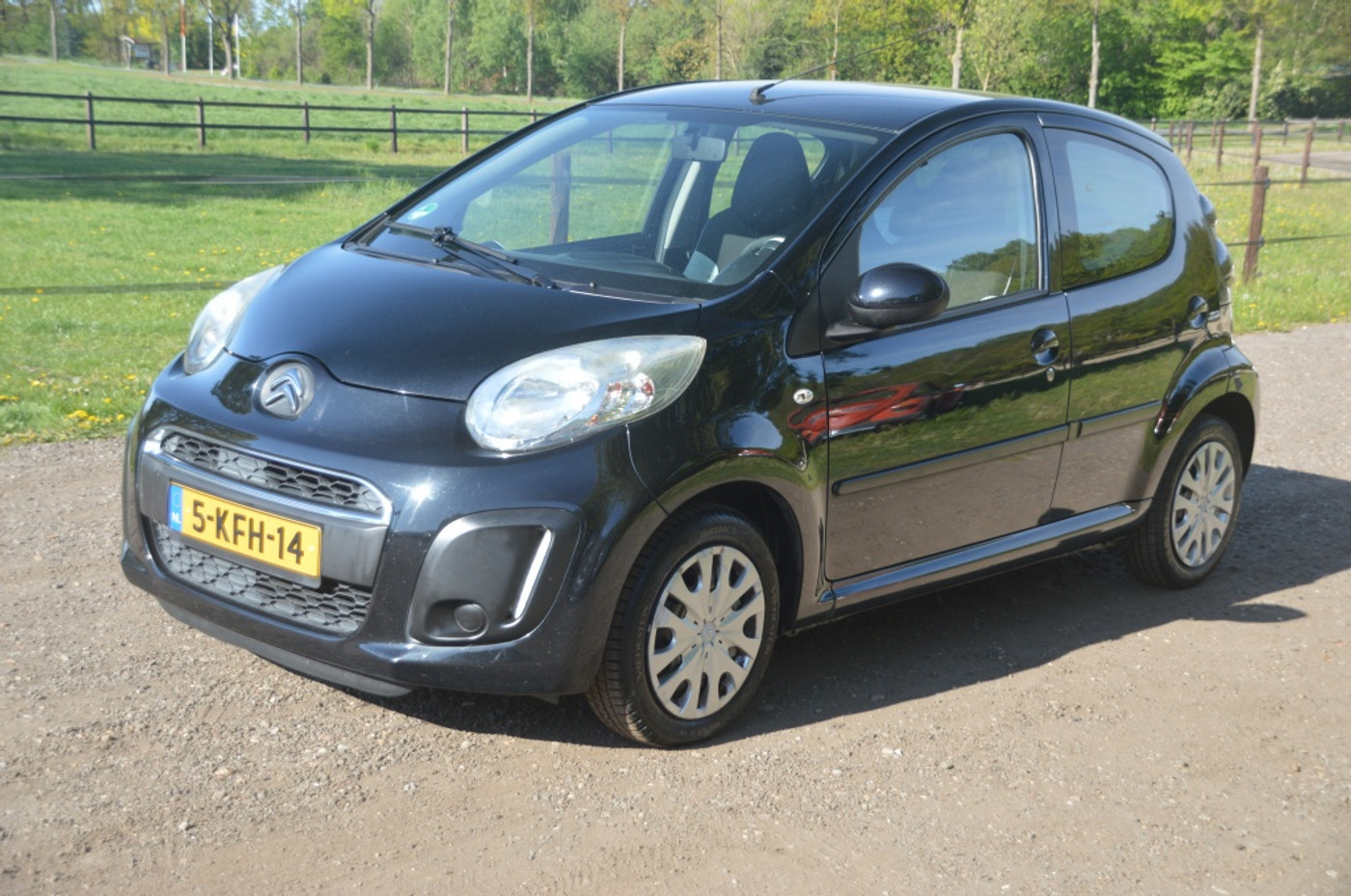 Citroen Citroen C1 1.0 Collection Zwart 5 deurs Airco 2013 - voorkant