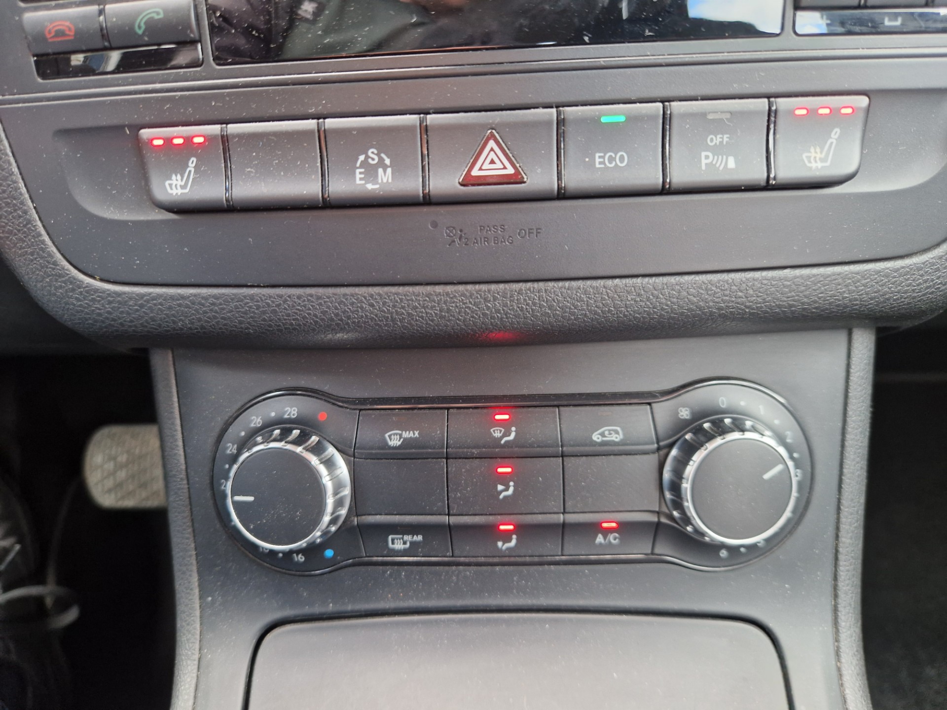 Foto van Mercedes-Benz B 180
