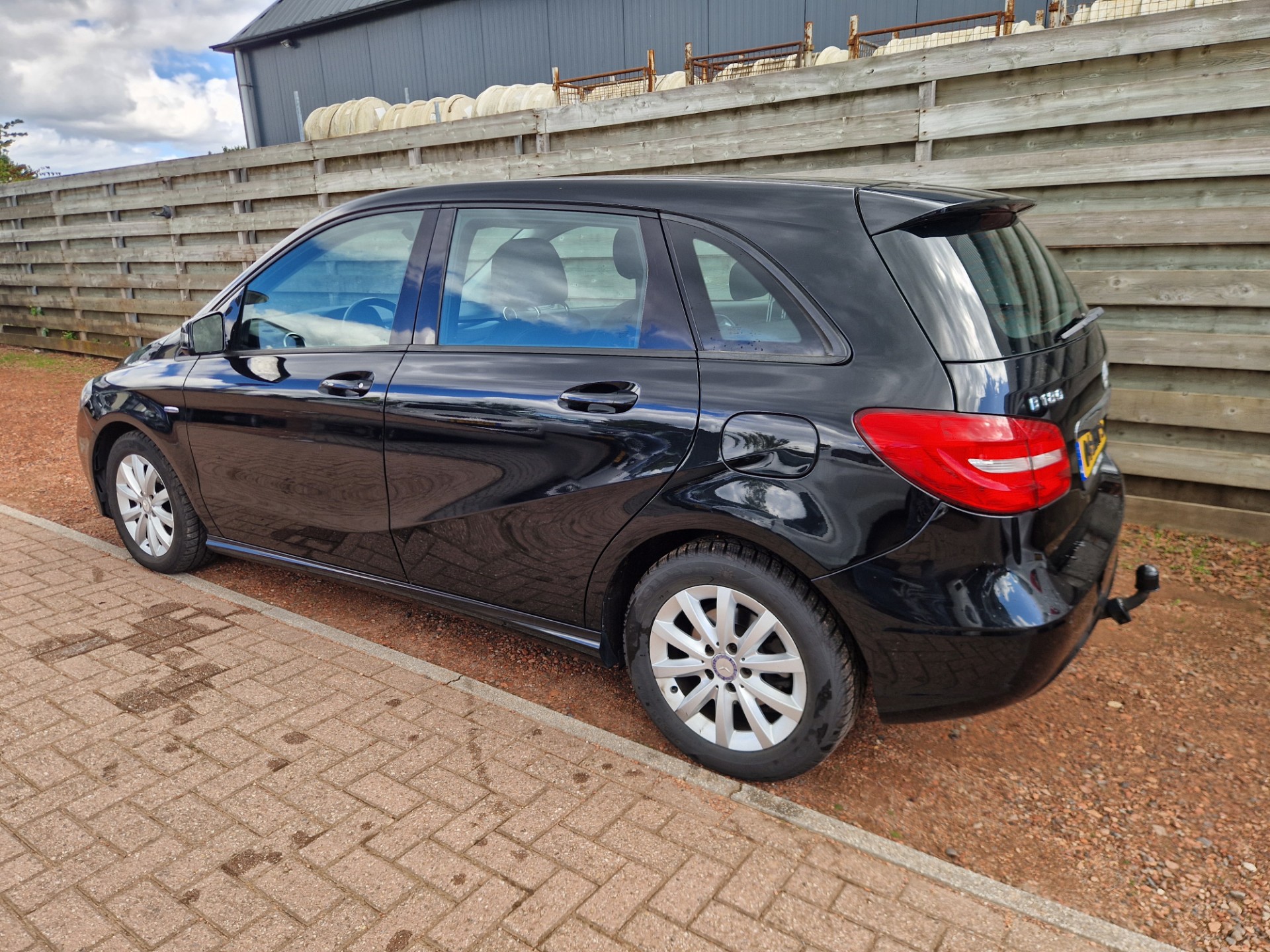 Foto van Mercedes-Benz B 180