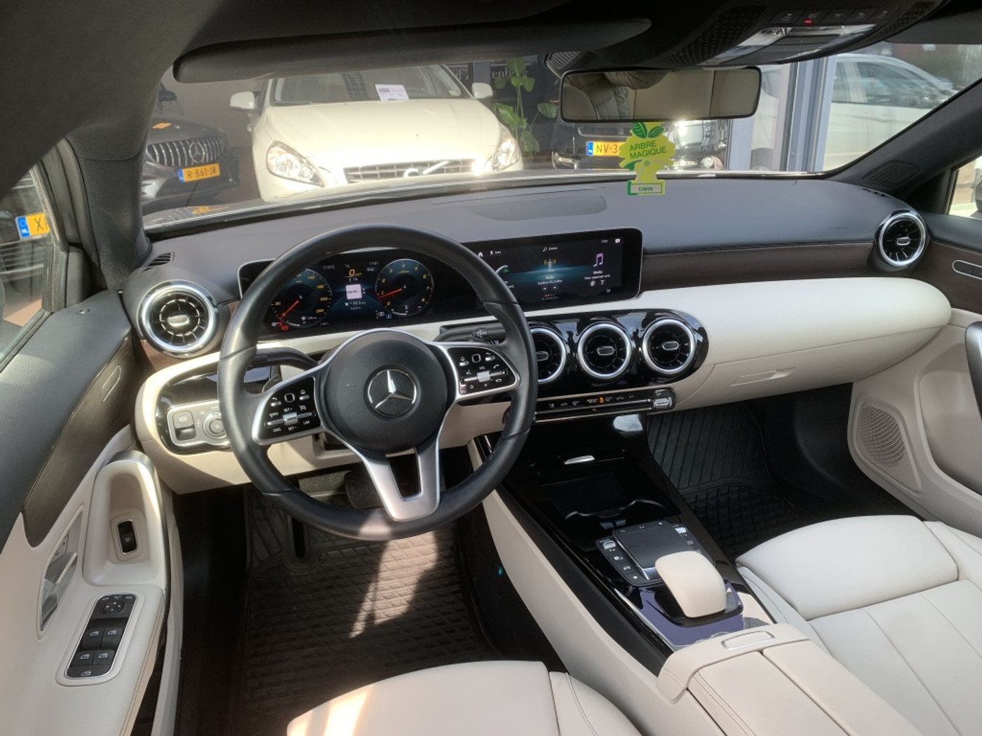 Foto van Mercedes-Benz A 200