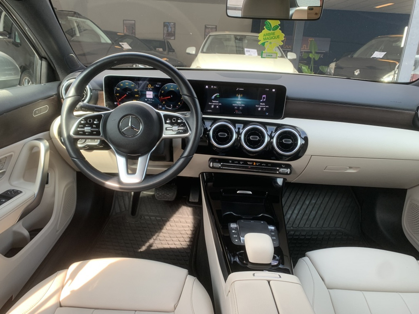Foto van Mercedes-Benz A 200