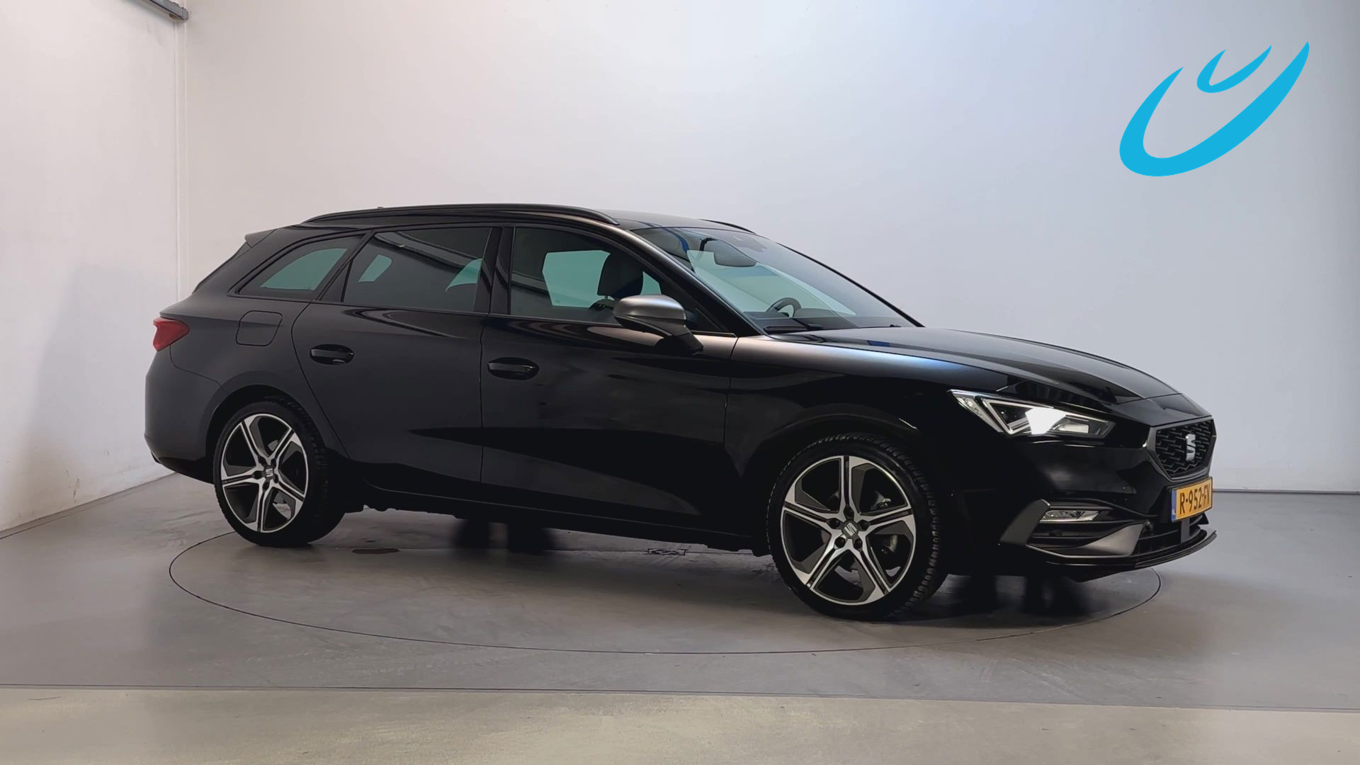 Seat Seat Leon SP 1.5 TSI 150pk FR Business Intense LED Trekhaak Camera App-Connect Sfeerverlichting 2022 - voorkant