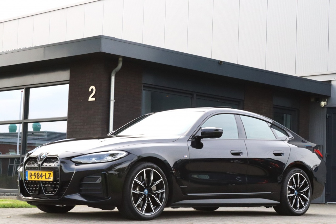 BMW I4 Edrive40 eDrive40 M Sport I Trekhaak I Open dak I ACC I 19 inch 2022 - voorkant