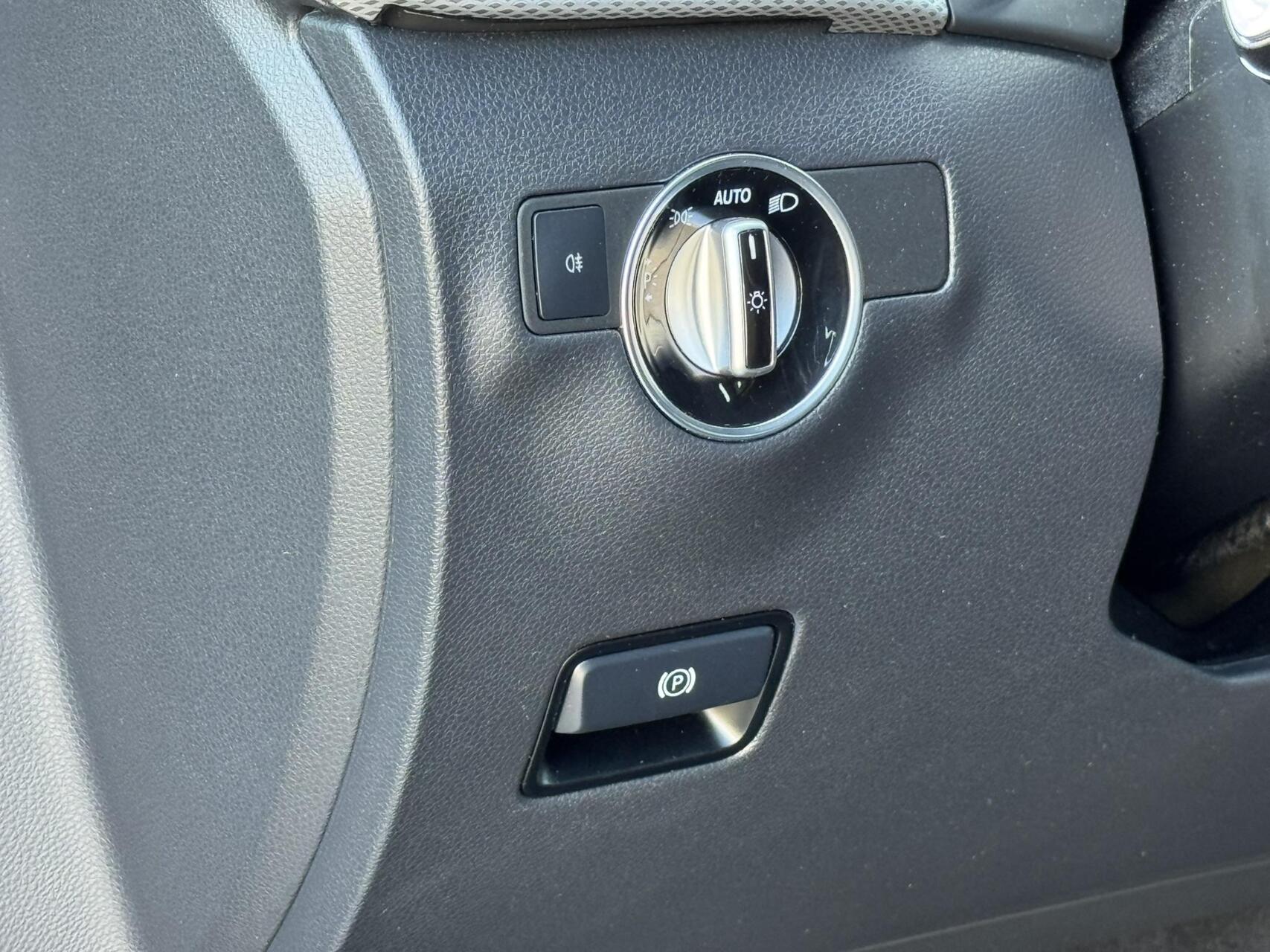 Foto van Mercedes-Benz B 180