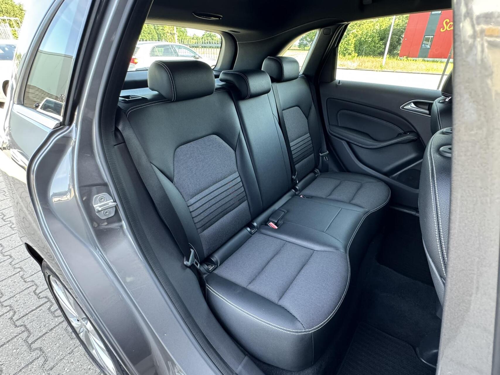 Foto van Mercedes-Benz B 180