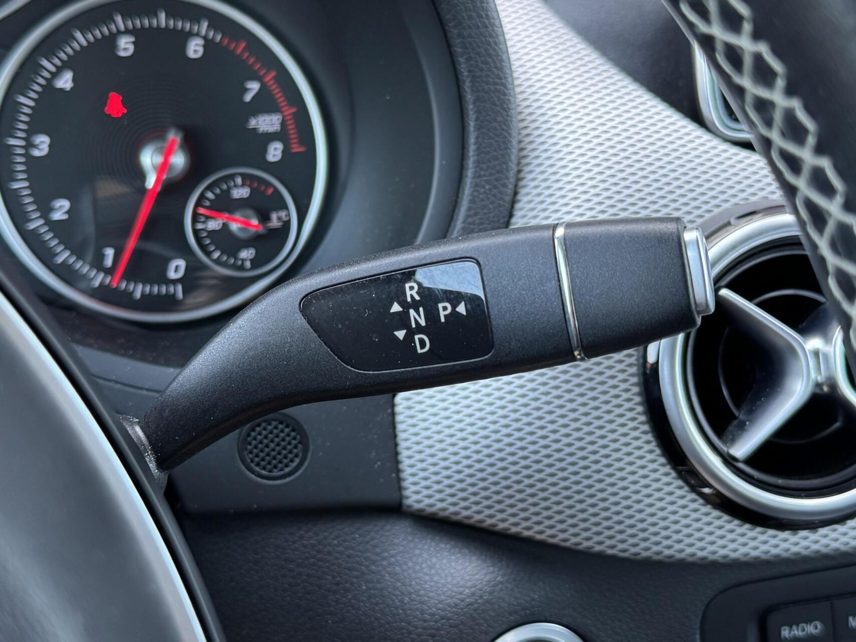 Foto van Mercedes-Benz B 180