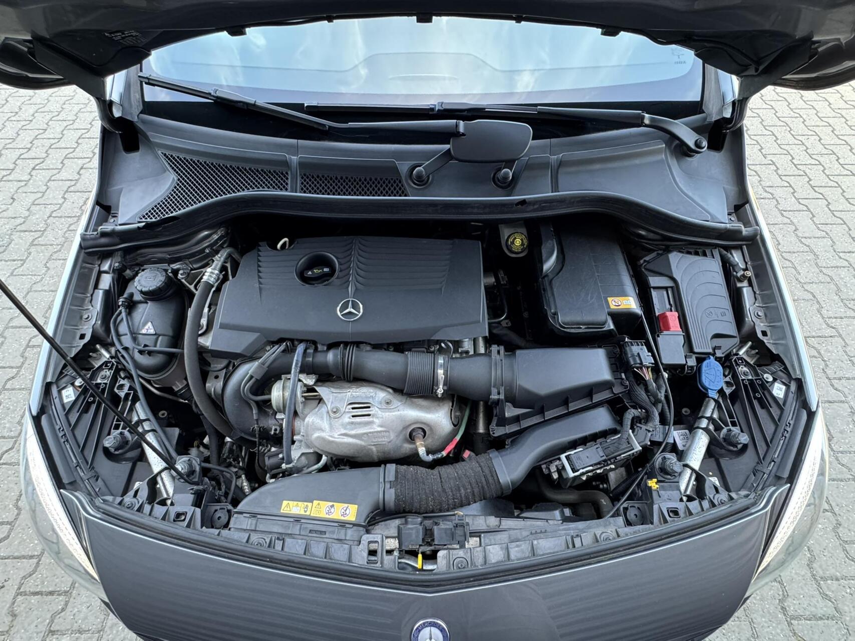 Foto van Mercedes-Benz B 180