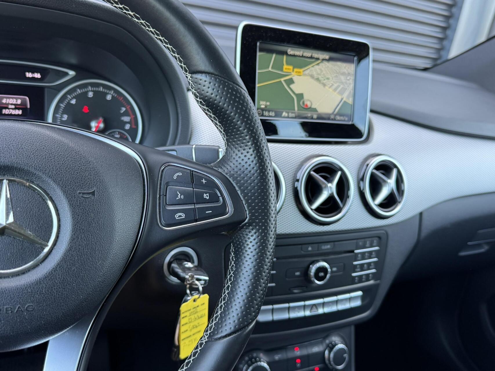 Foto van Mercedes-Benz B 180