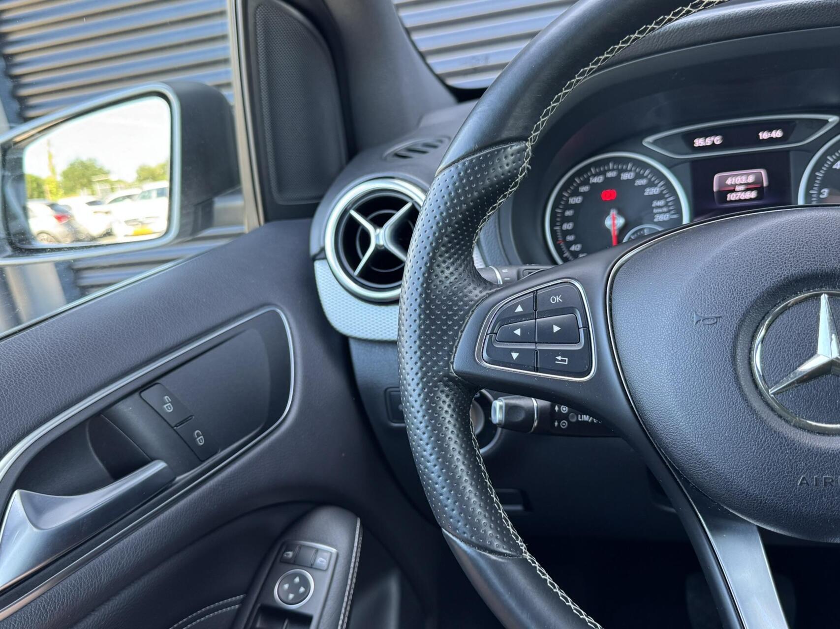 Foto van Mercedes-Benz B 180