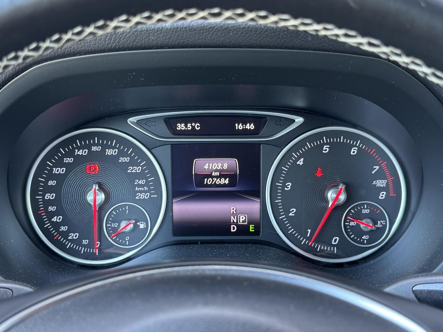 Foto van Mercedes-Benz B 180