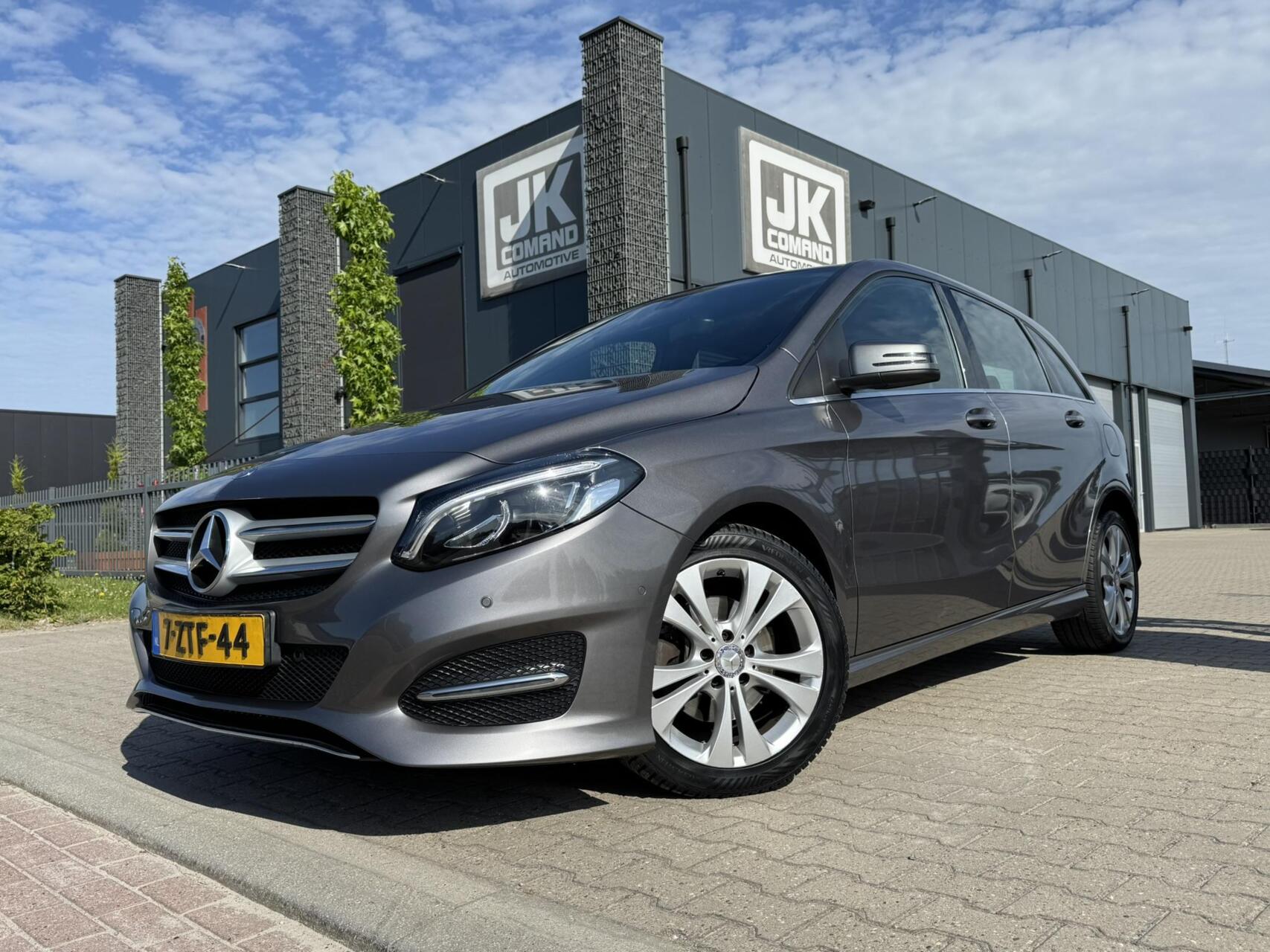 Foto van Mercedes-Benz B 180