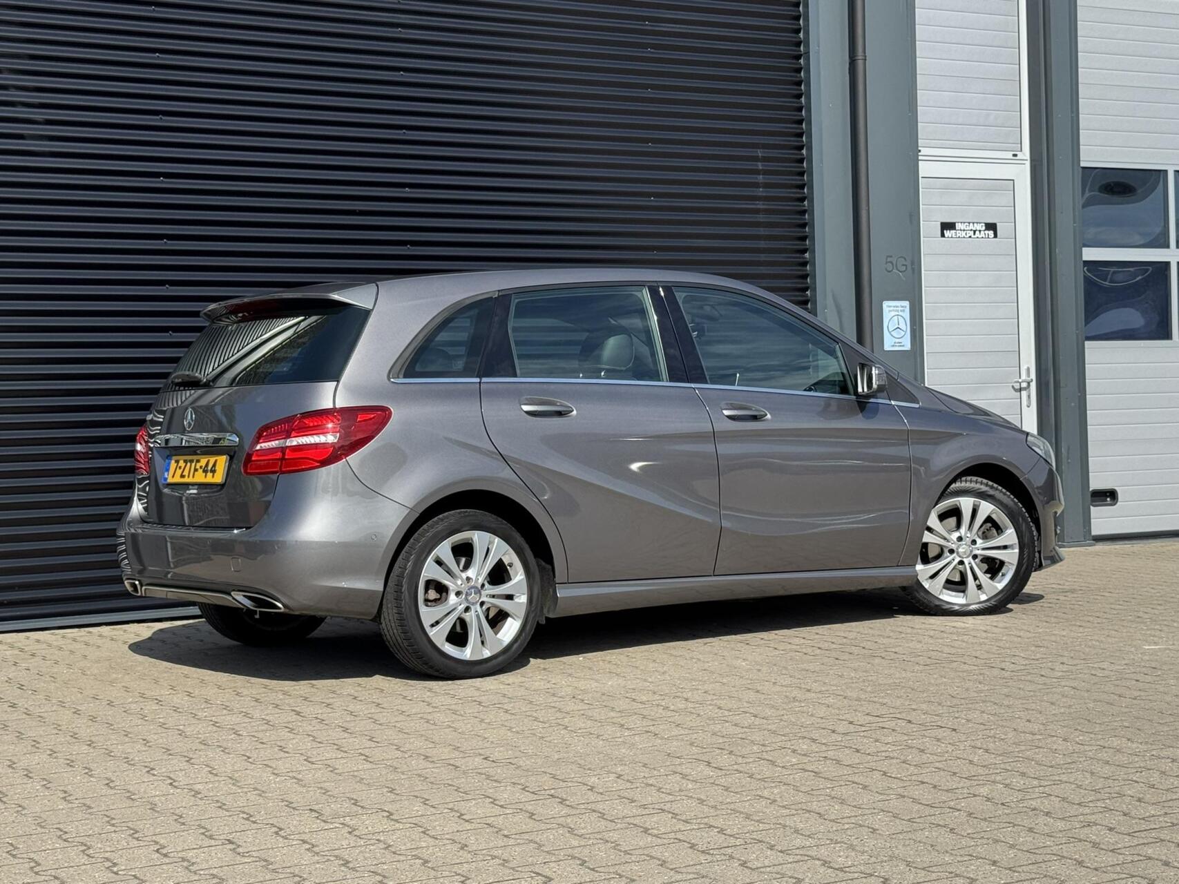 Foto van Mercedes-Benz B 180