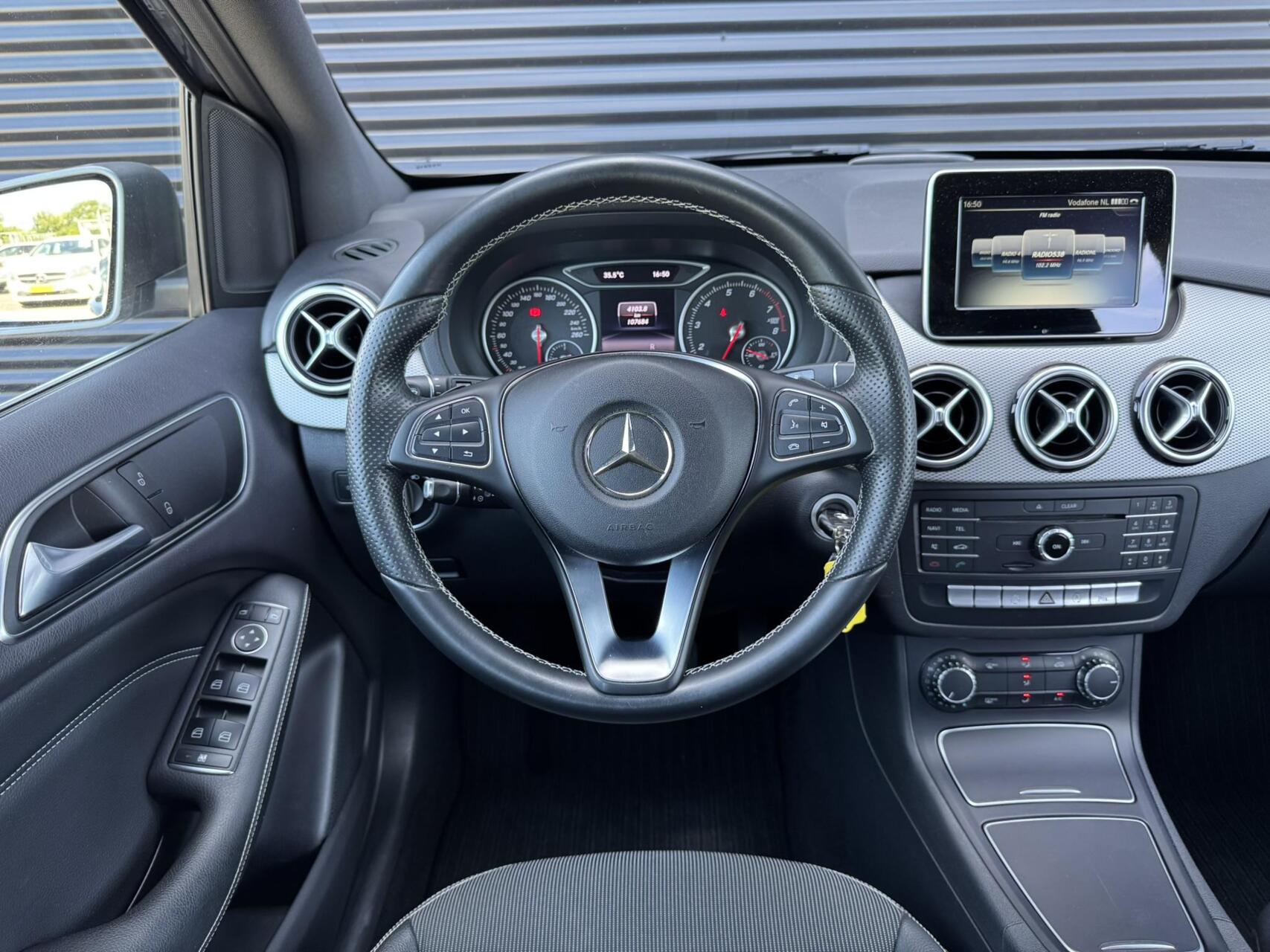 Foto van Mercedes-Benz B 180
