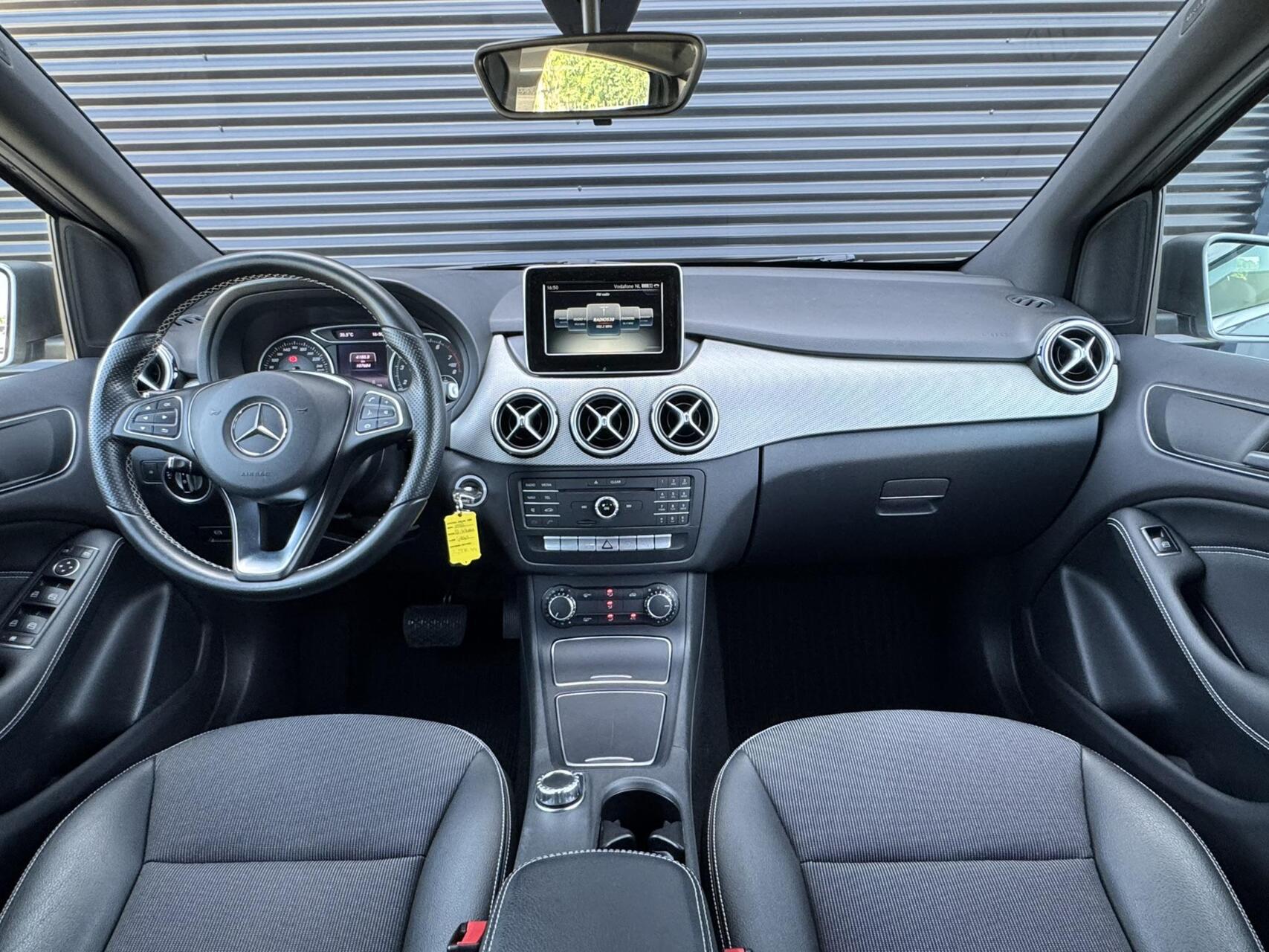 Foto van Mercedes-Benz B 180