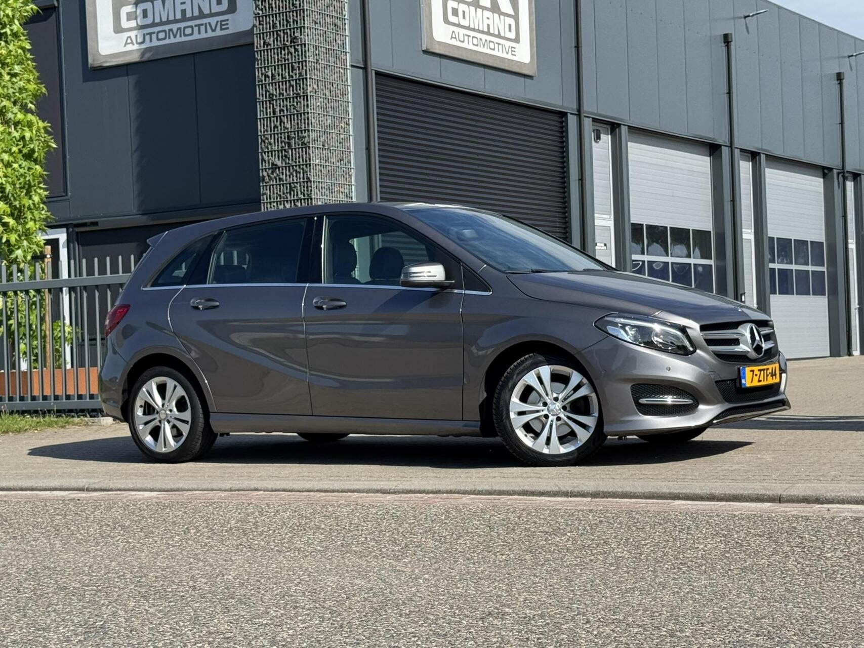 Foto van Mercedes-Benz B 180