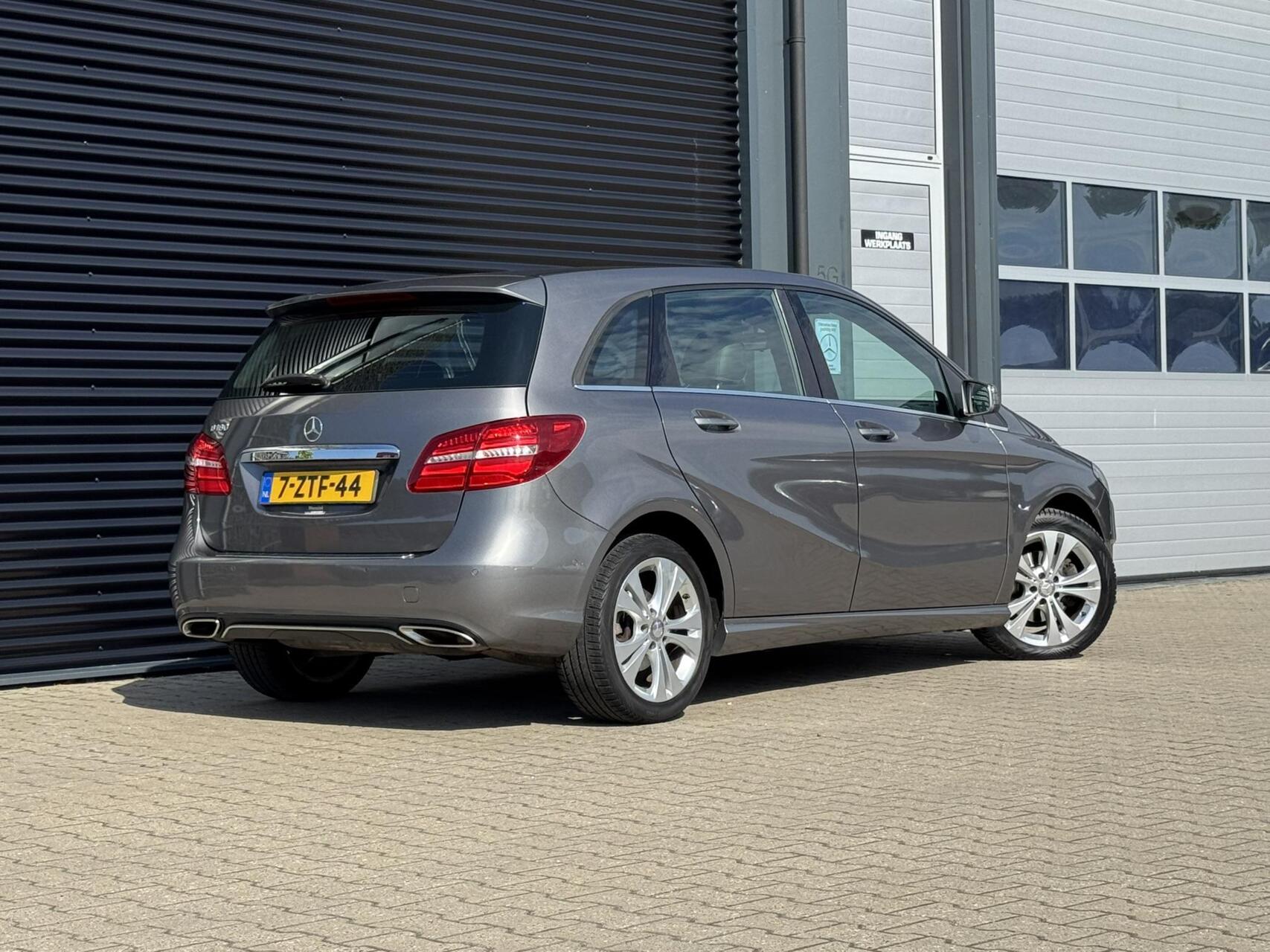 Foto van Mercedes-Benz B 180