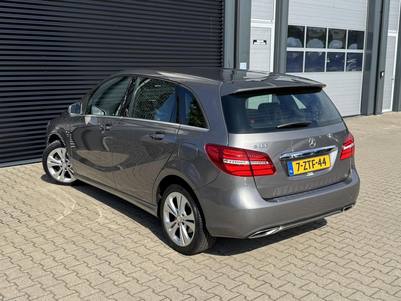 Foto van Mercedes-Benz B 180