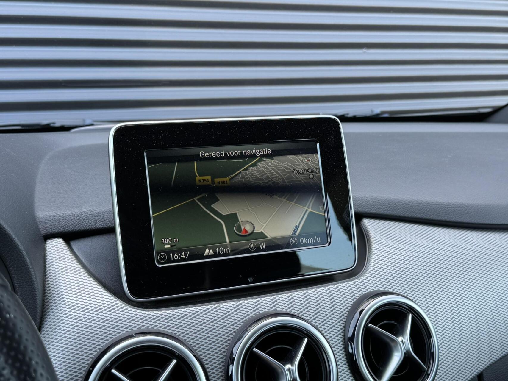 Foto van Mercedes-Benz B 180