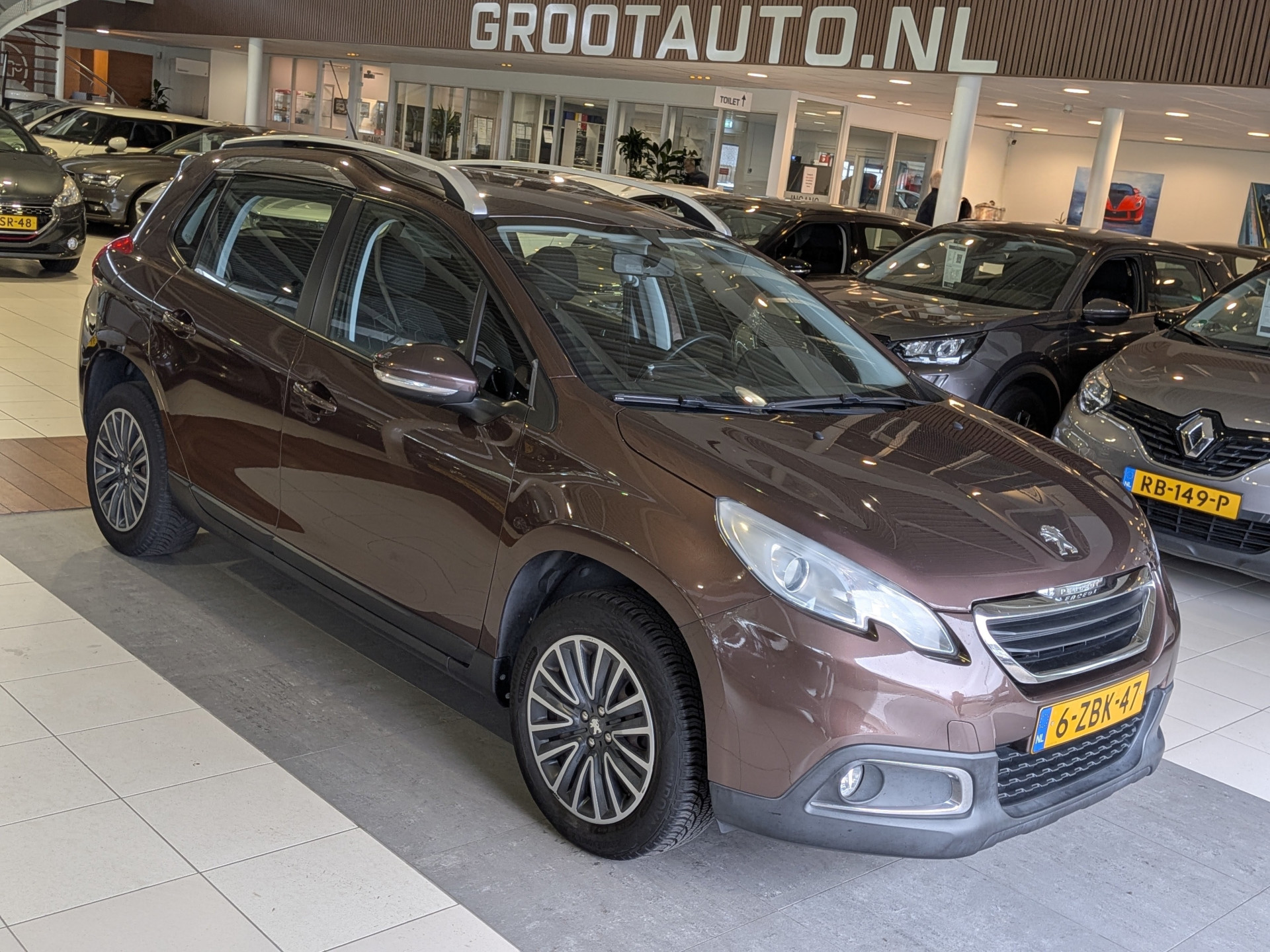Peugeot 2008 1.2 VTi Act. Pack Pr 2014 - voorkant