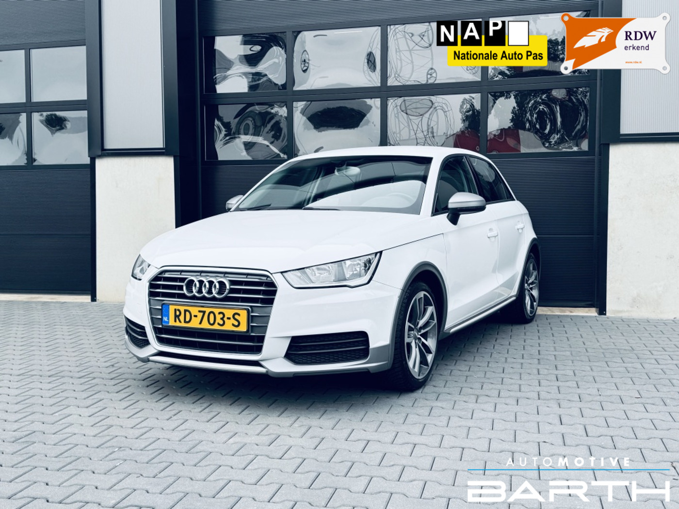 Audi A1 Sportback 1.0 TFSI | NAP | Dealer auto | top staat | Airco | 2017 - voorkant