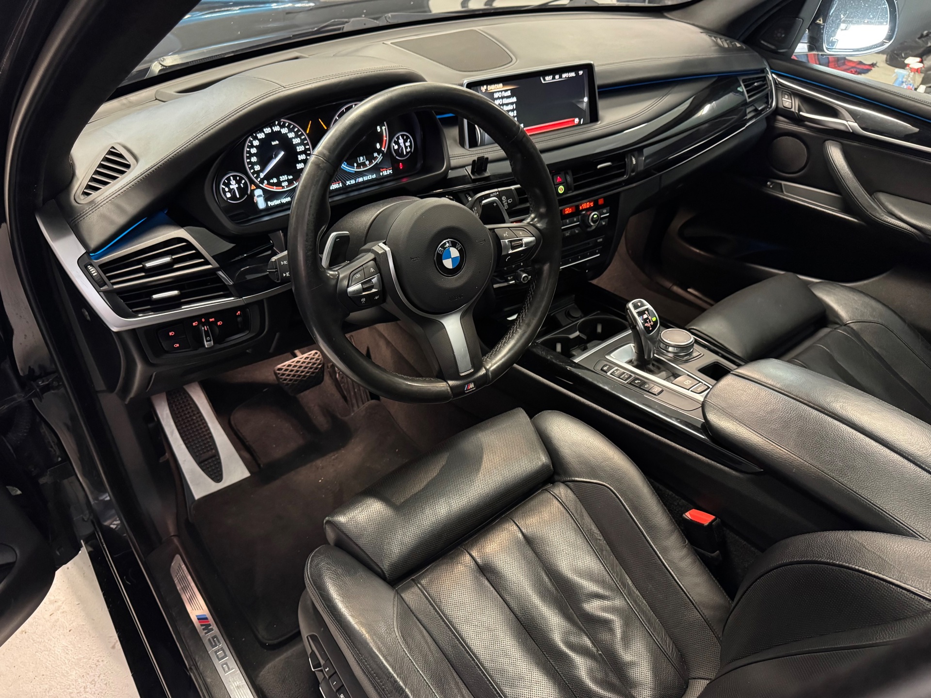 Foto van BMW X5 M50d