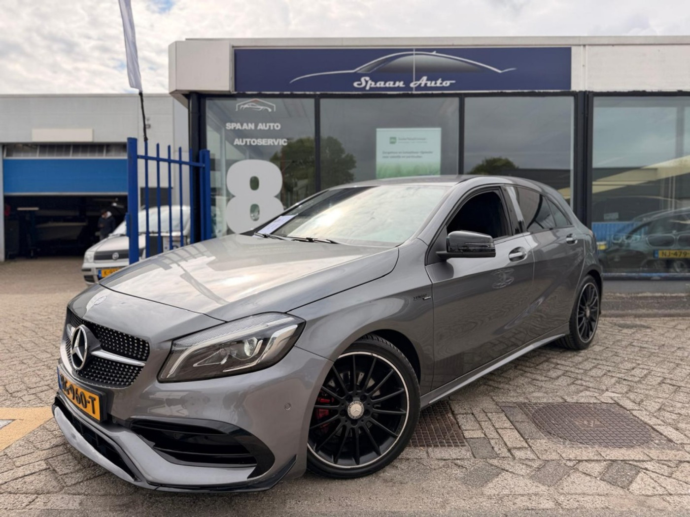 Mercedes-Benz A 180 180 AMG N. Ed. Plus l Automaat l Navi 2016 - voorkant