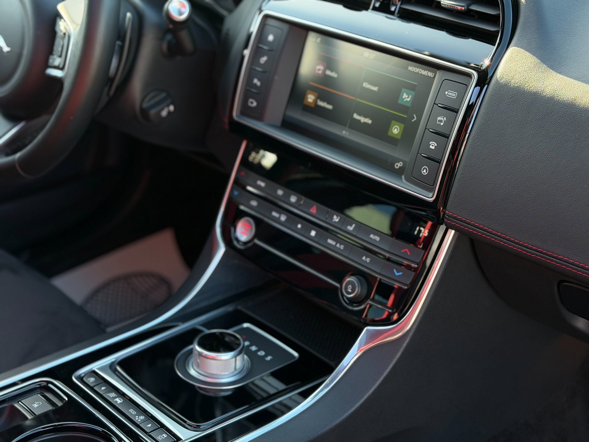 Foto van Jaguar Jaguar Xe