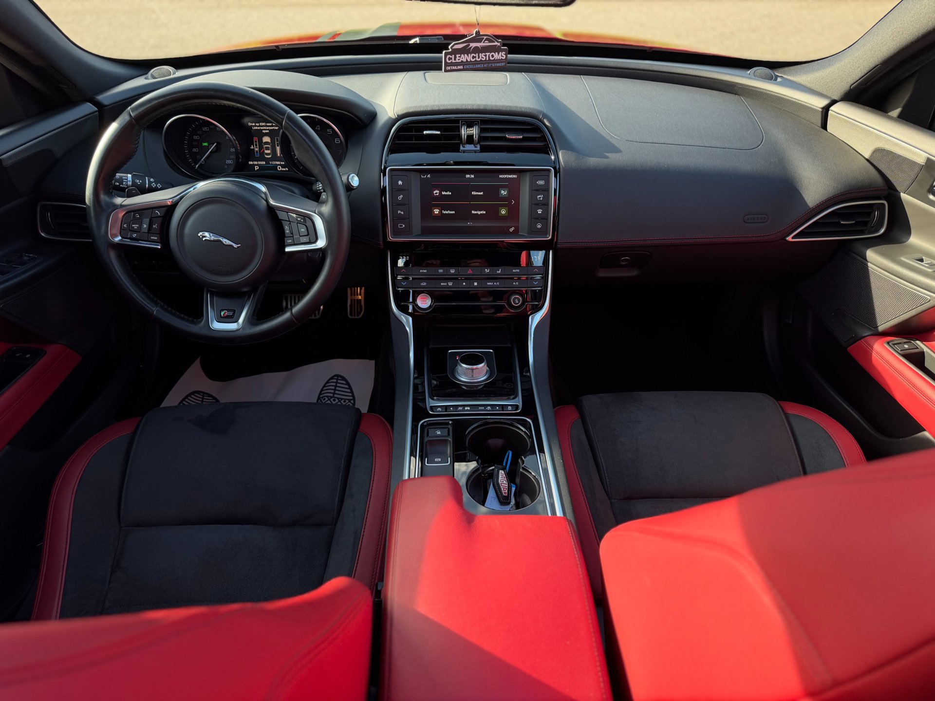 Foto van Jaguar Jaguar Xe