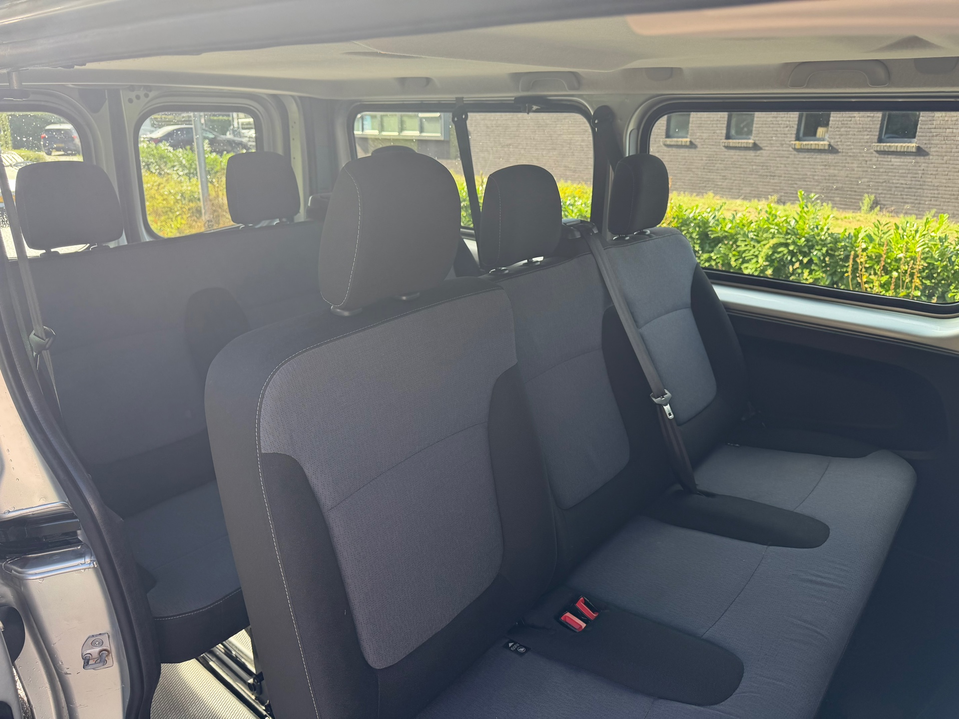 Foto van Opel Vivaro-b
