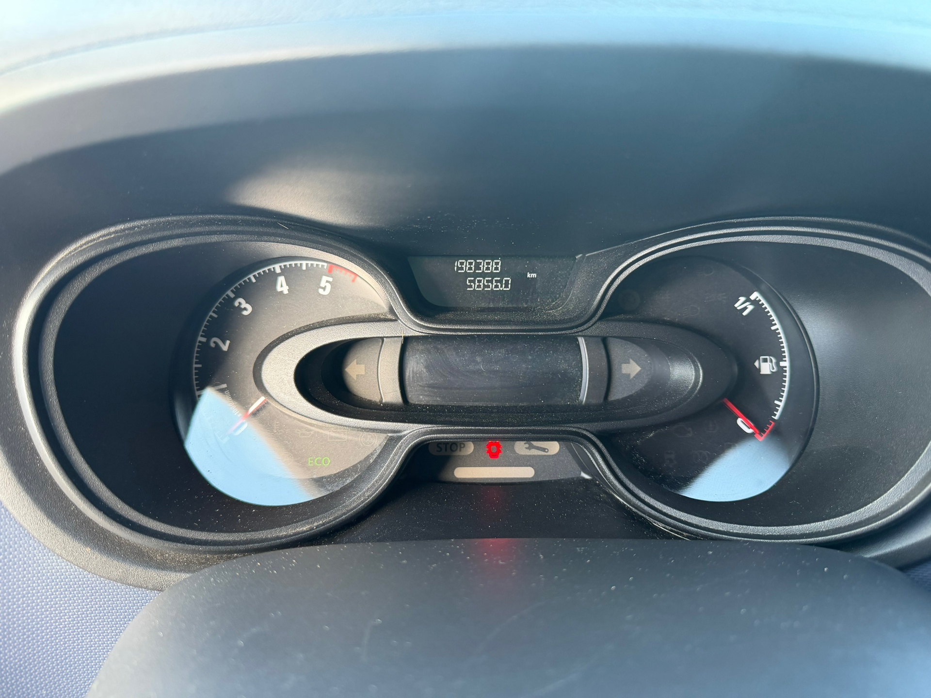 Foto van Opel Vivaro-b