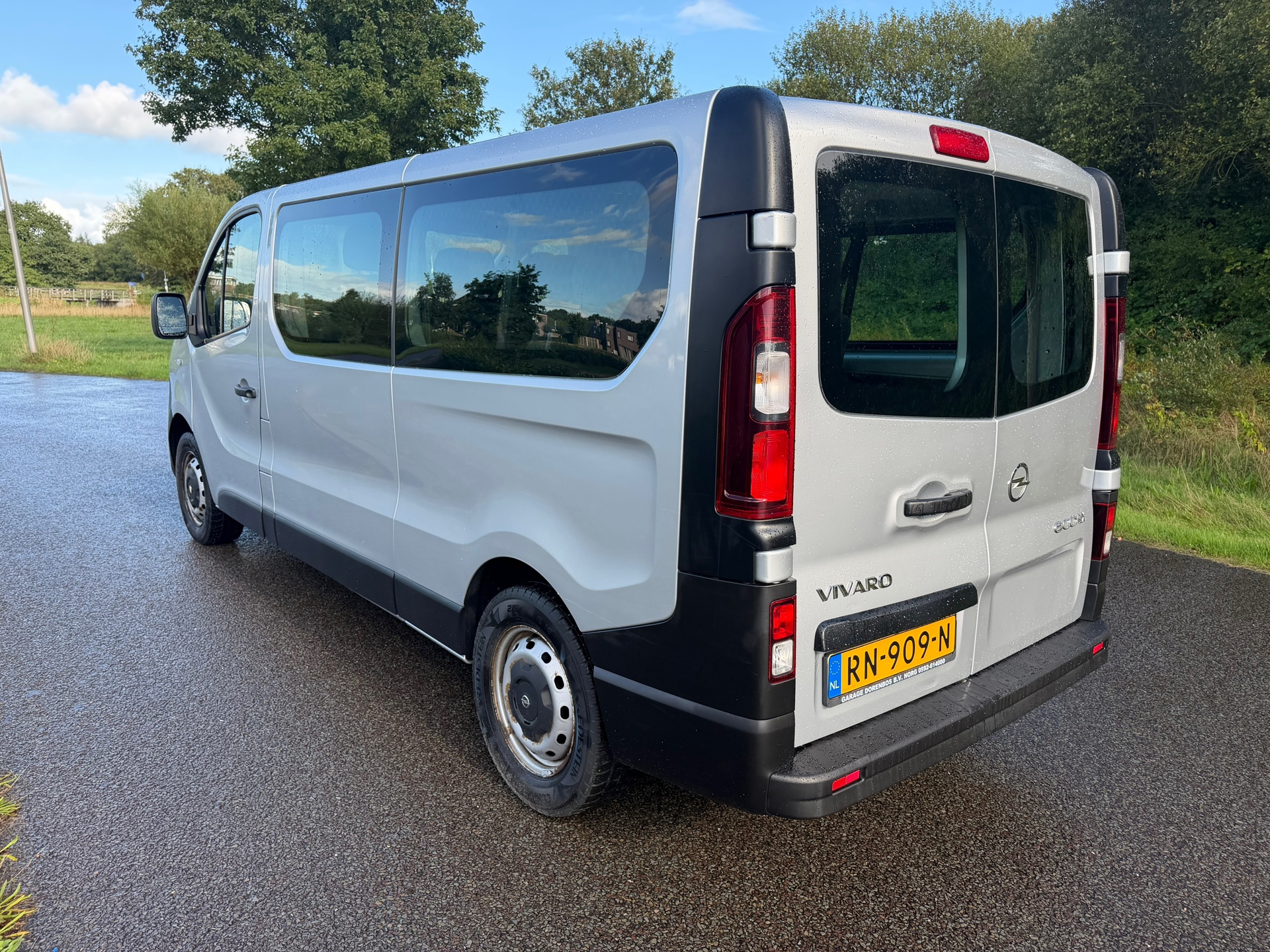 Foto van Opel Vivaro-b