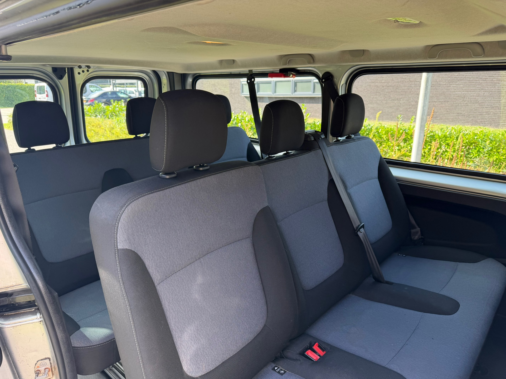 Foto van Opel Vivaro-b