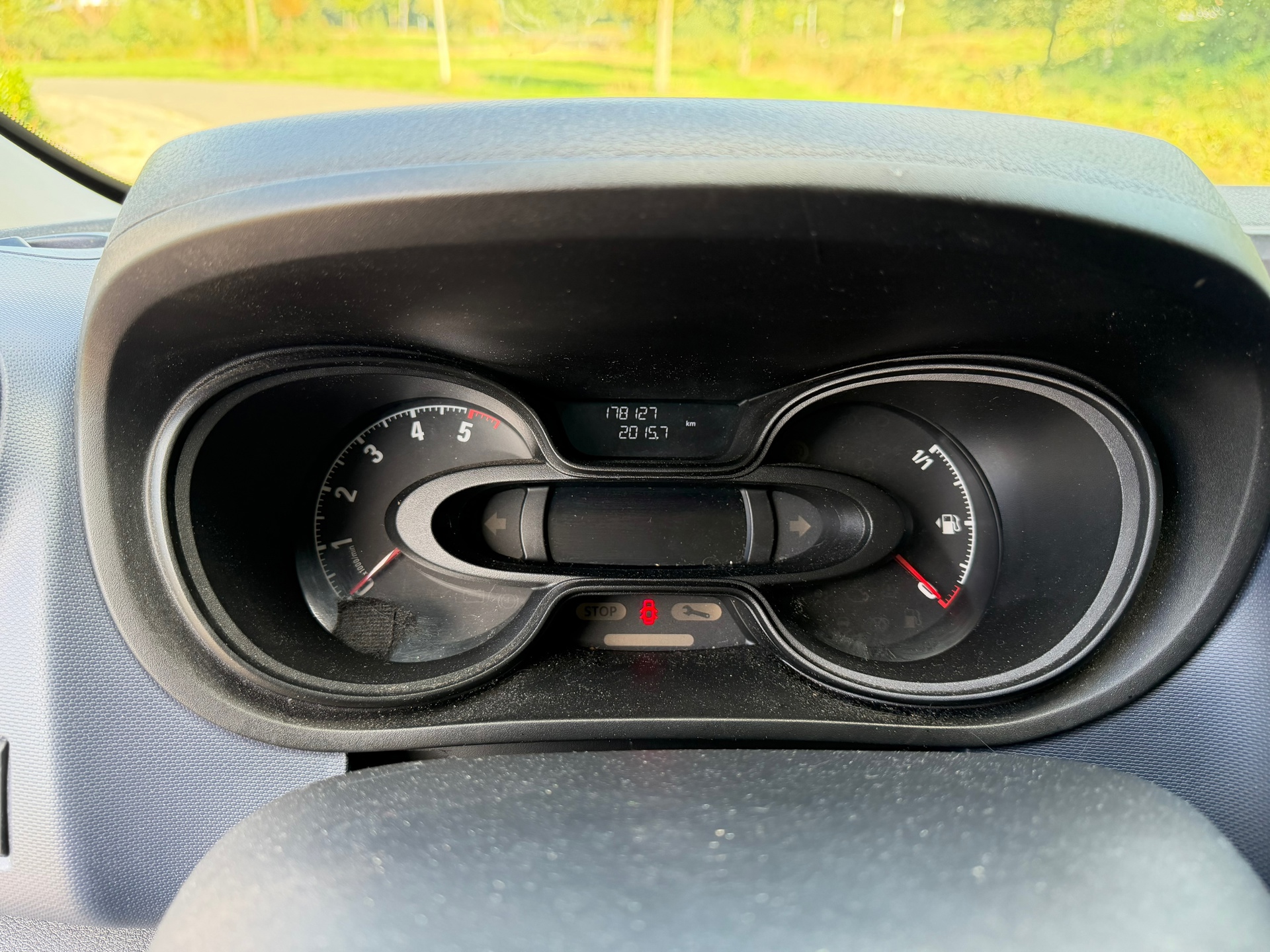 Foto van Opel Vivaro-b