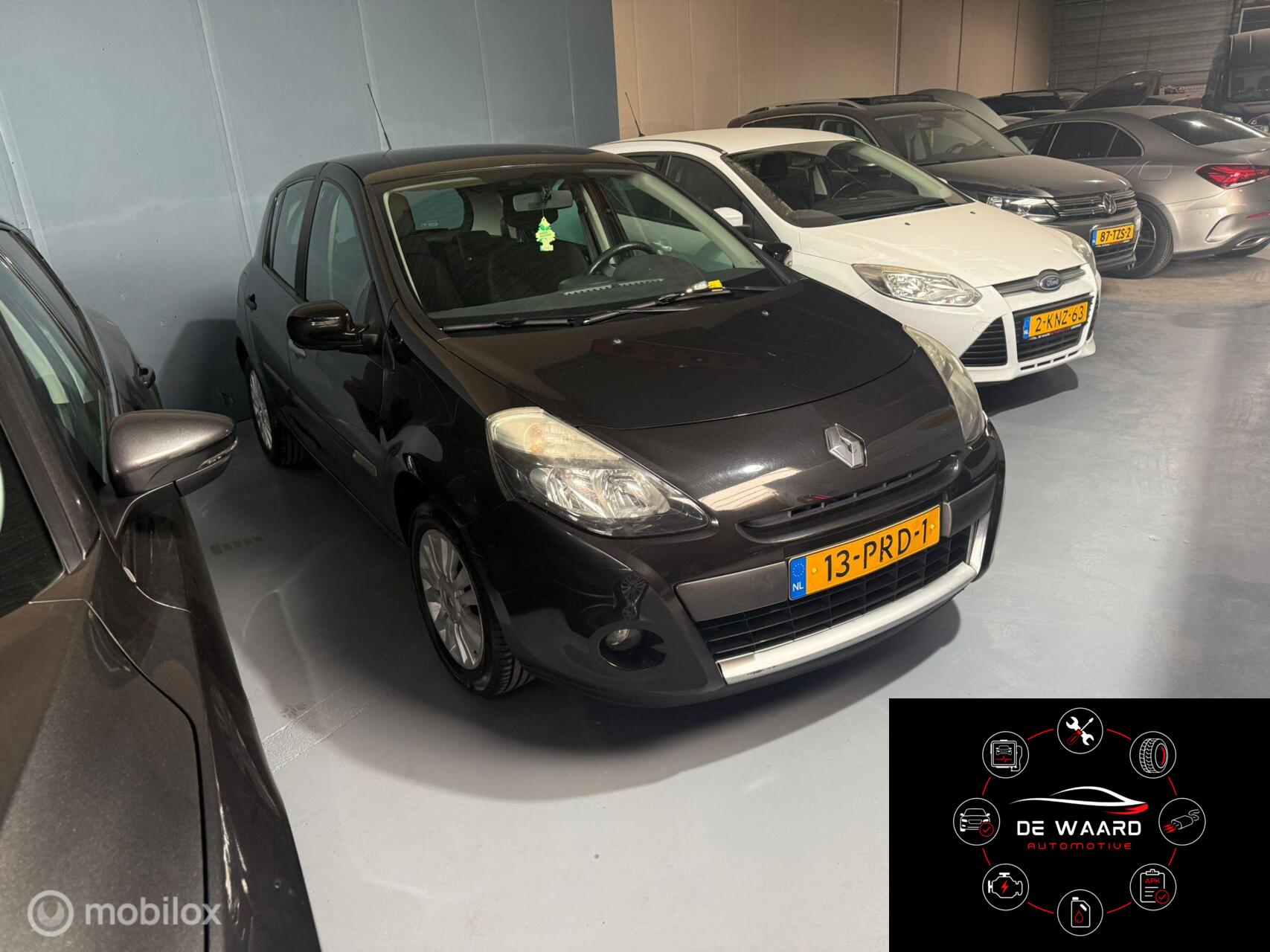 Renault Clio 1.2 Authentique 2011 - voorkant