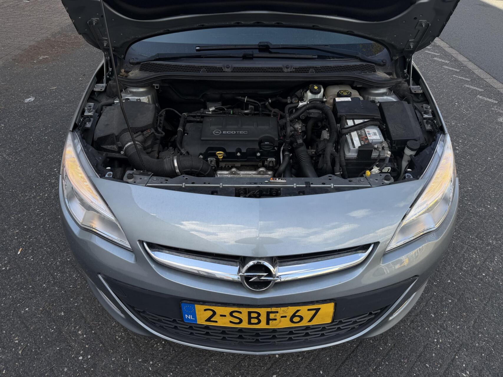 Foto van Opel Astra Notchback