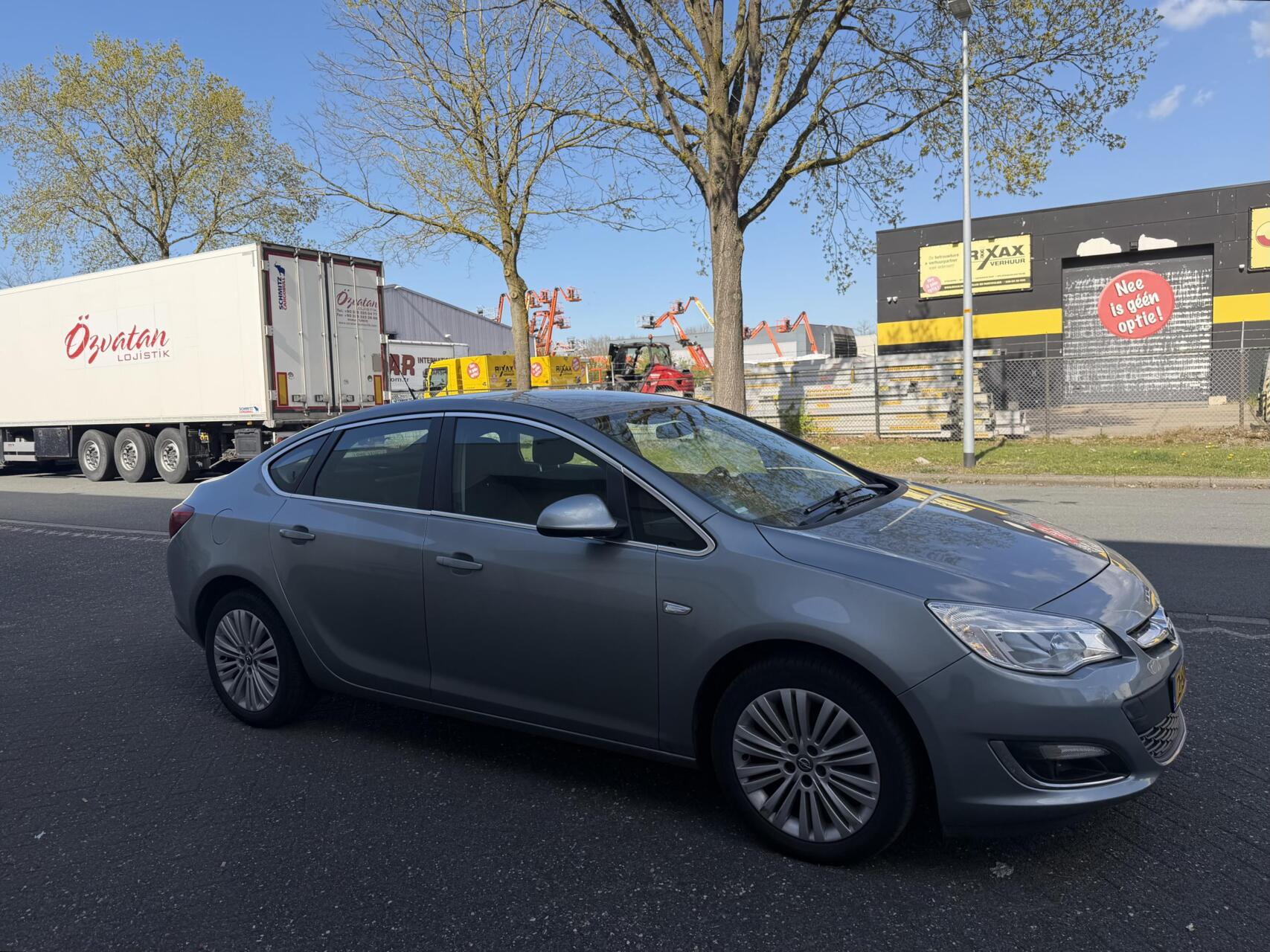 Foto van Opel Astra Notchback