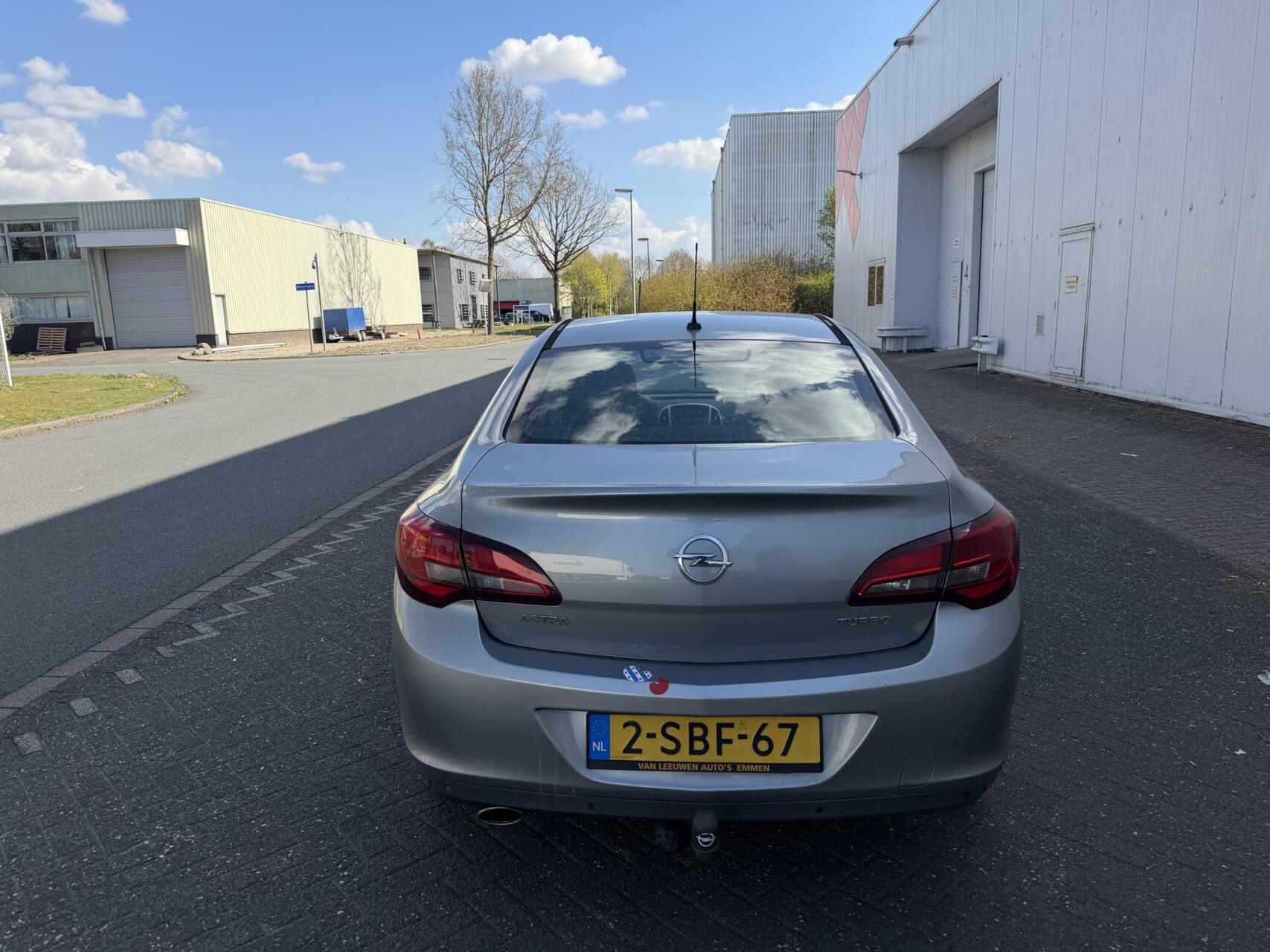 Foto van Opel Astra Notchback