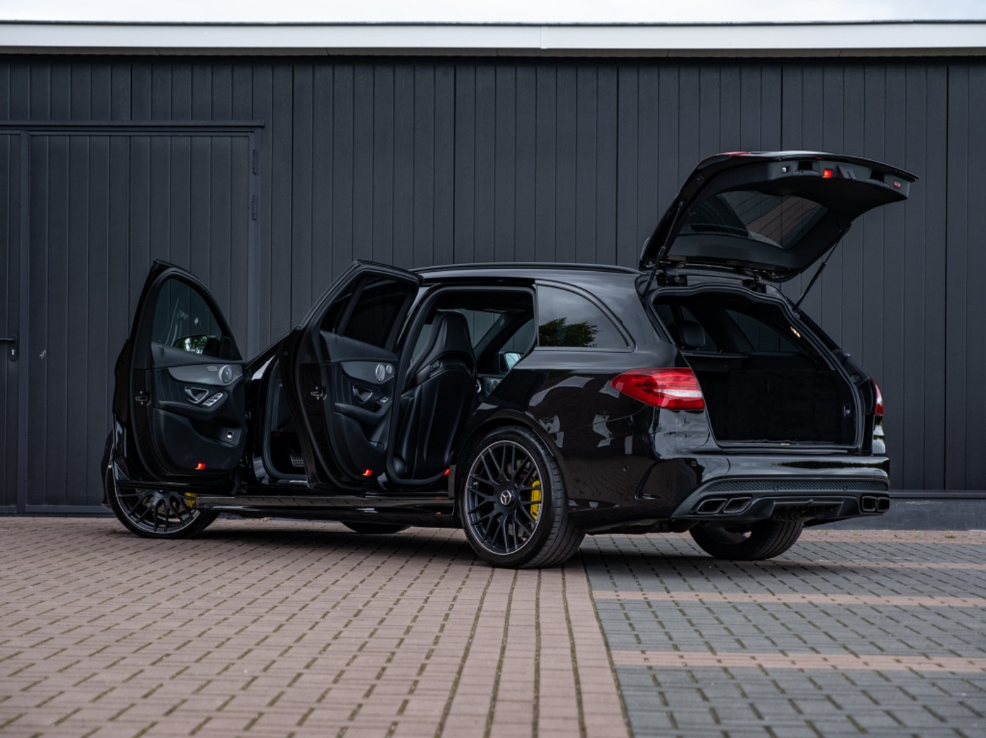 Foto van Mercedes-Benz AMG C 63