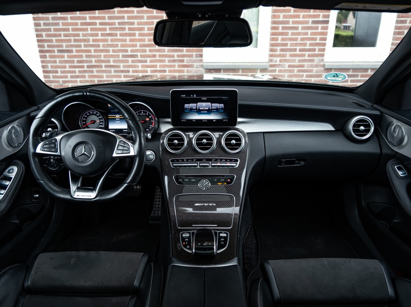 Foto van Mercedes-Benz AMG C 63