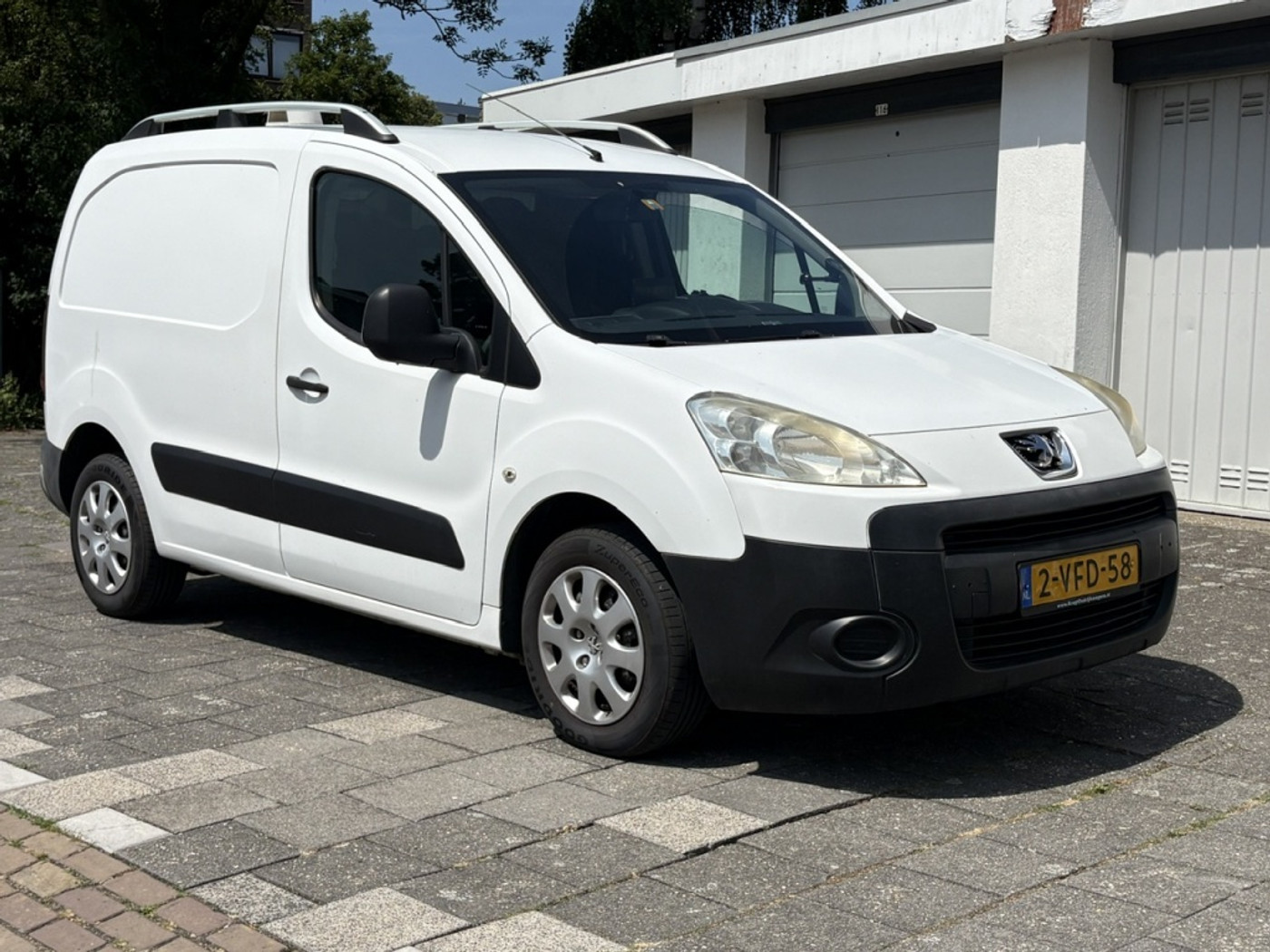 Foto van Peugeot Partner 120 L1 1.6hdif 66kw - 2pl