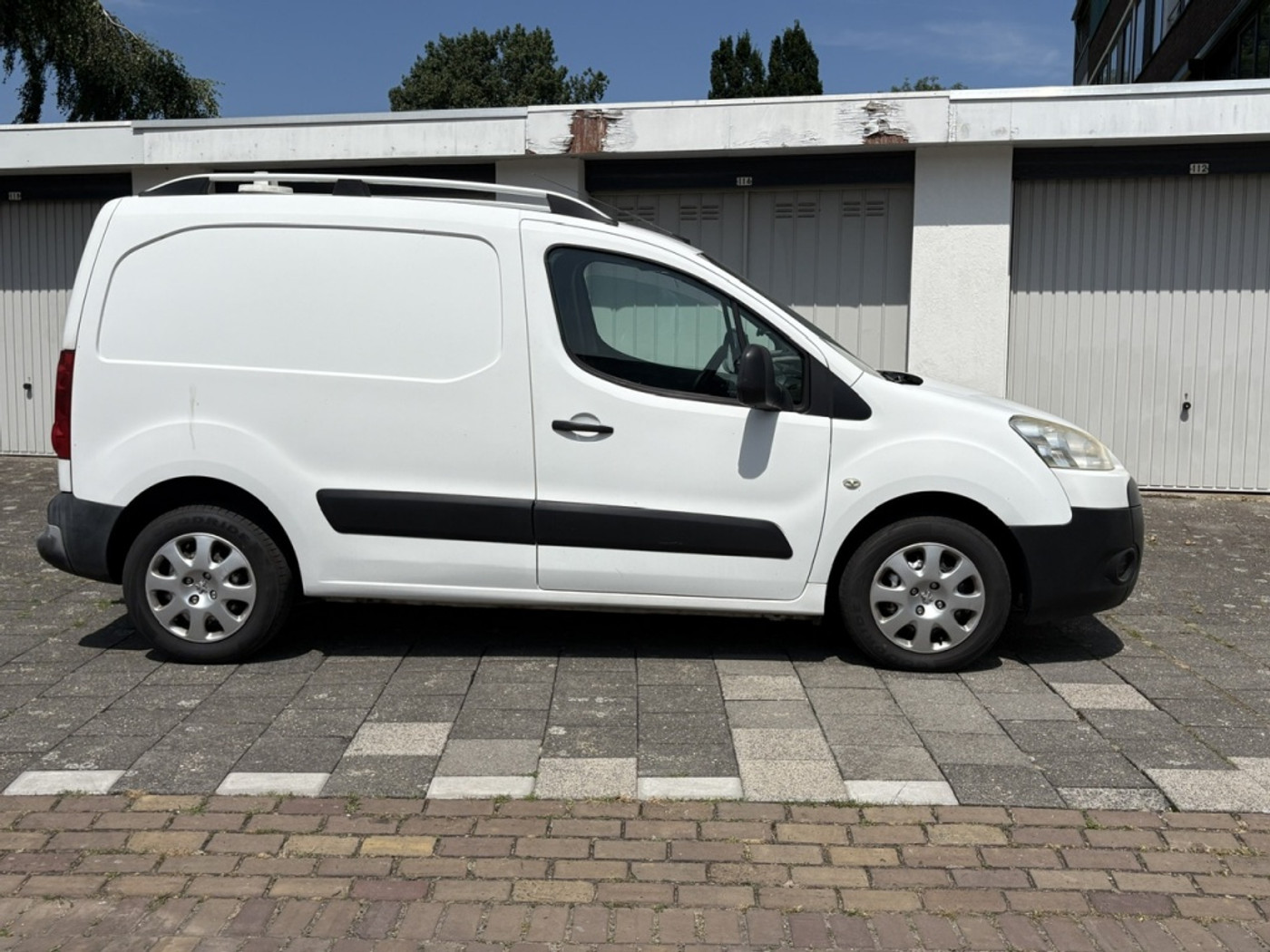 Foto van Peugeot Partner 120 L1 1.6hdif 66kw - 2pl