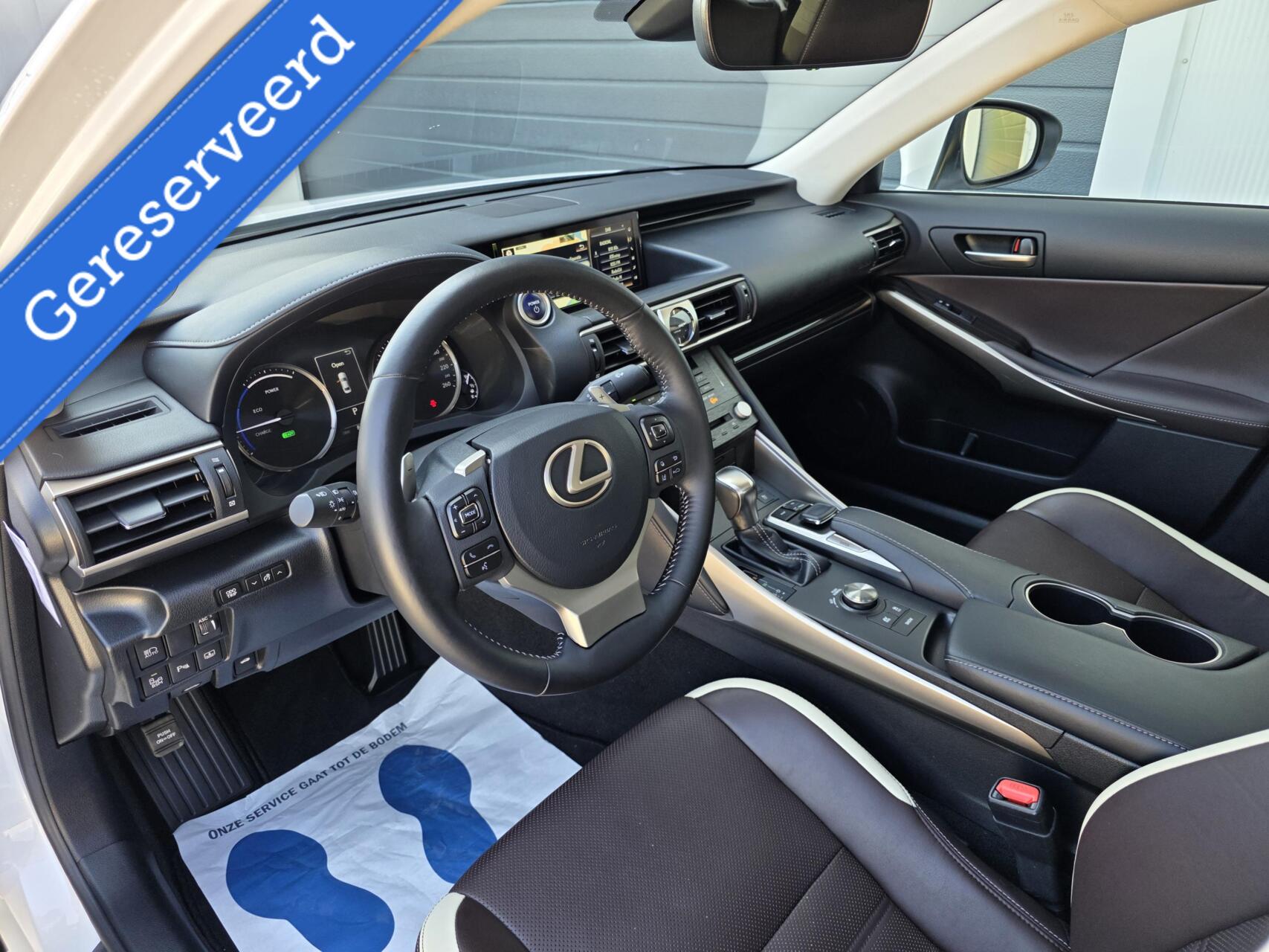 Foto van Lexus Lexus Is300h