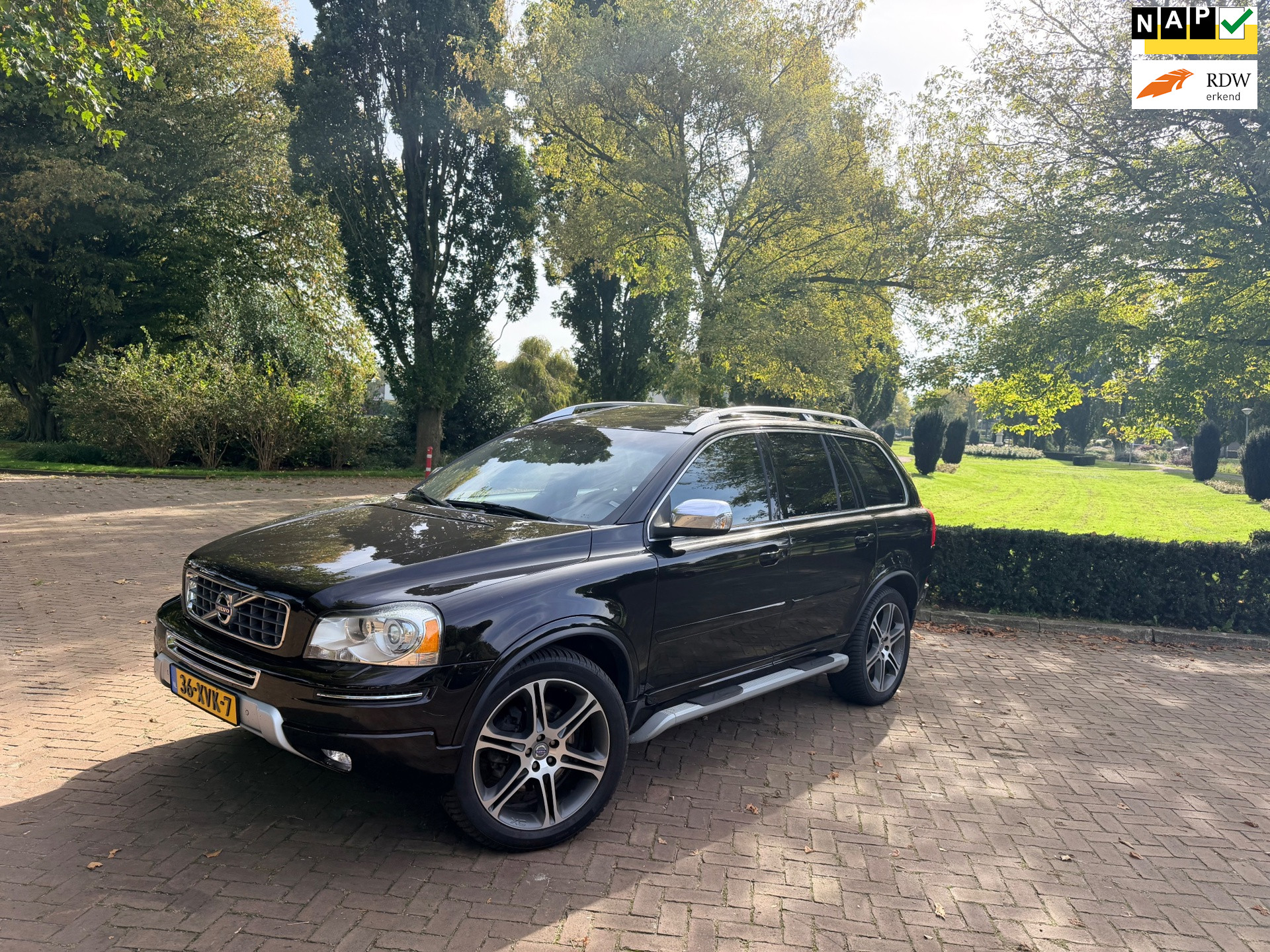Volvo Xc90 2.4 D5 Limited Edition | 7zit | Dakraam | PDC | NAP 2012 - voorkant
