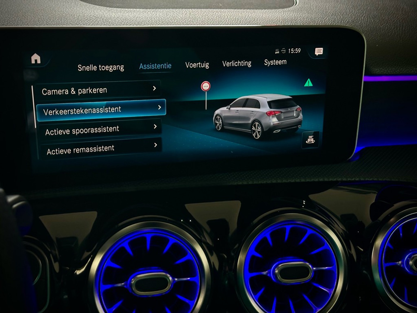 Foto van Mercedes-Benz A 200