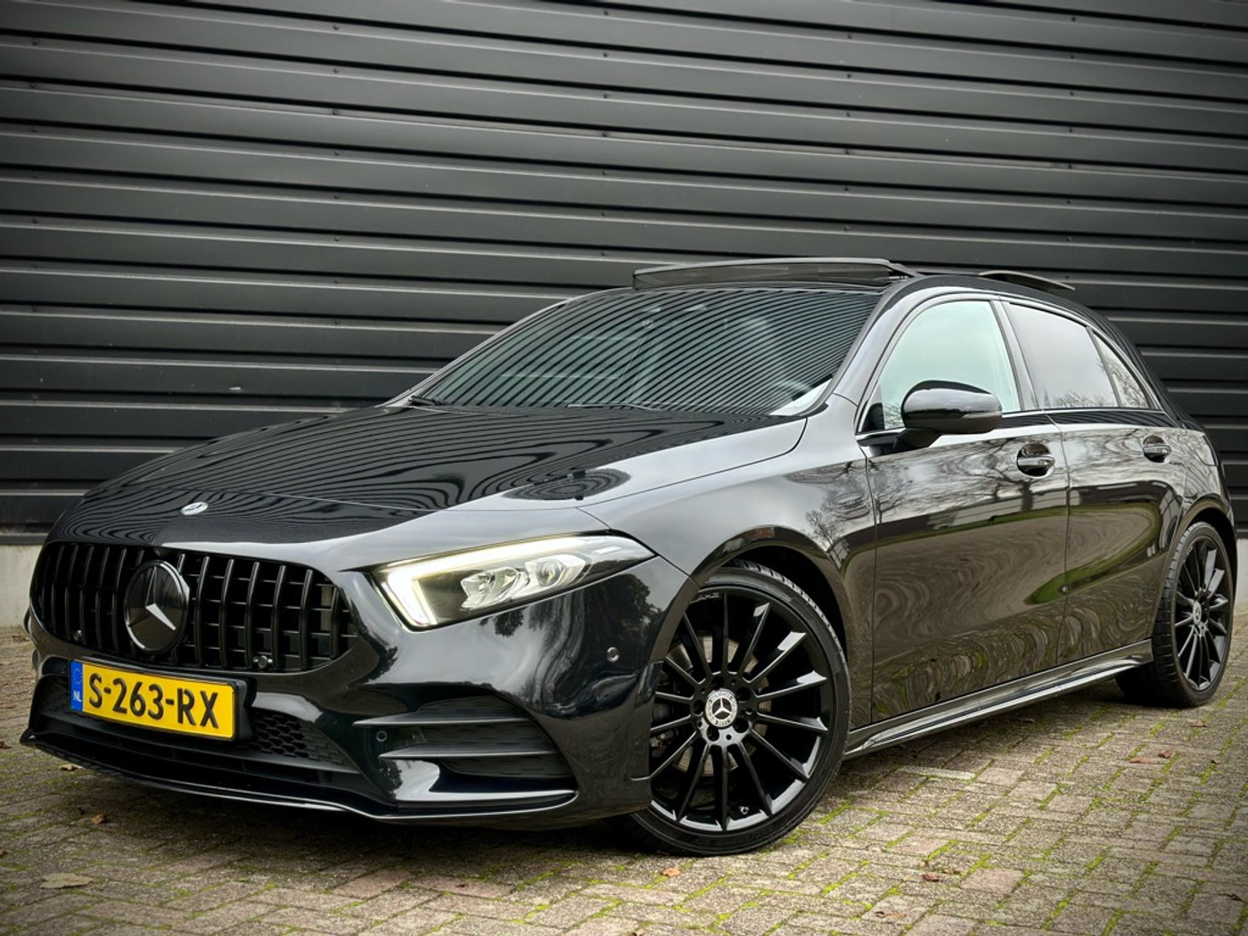Foto van Mercedes-Benz A 200