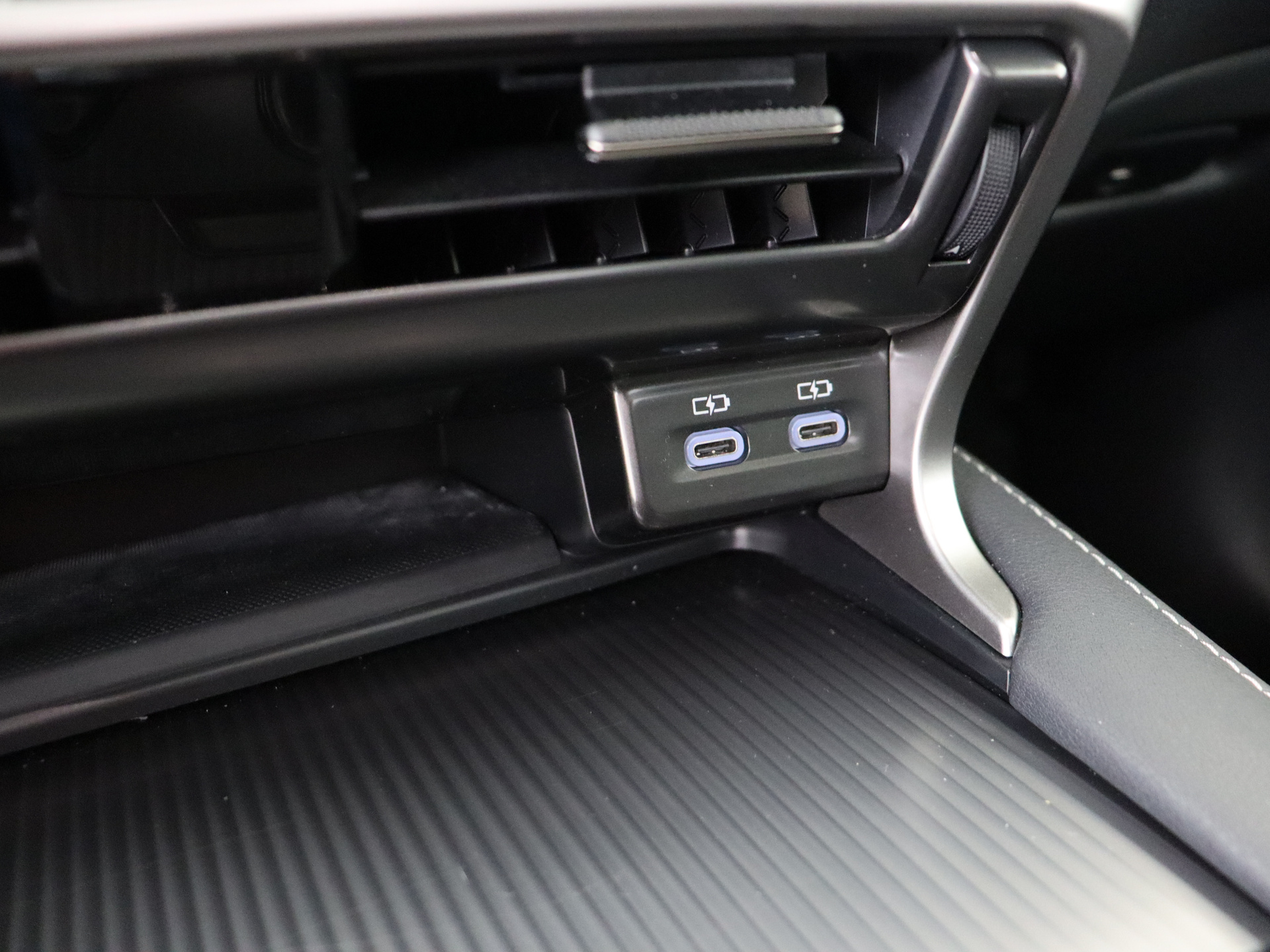 Foto van Lexus Lexus Rx500h